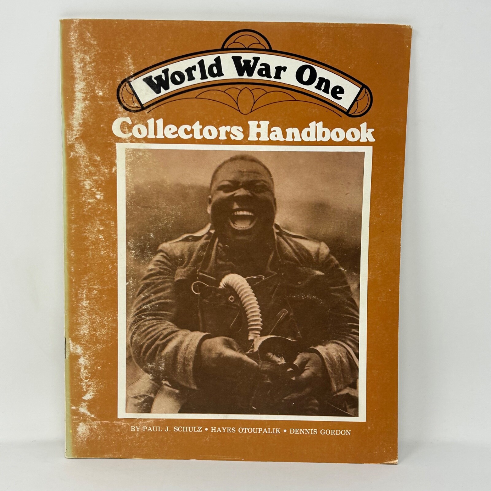 Vintage WW1 World War One Collectors Handbook – 1977