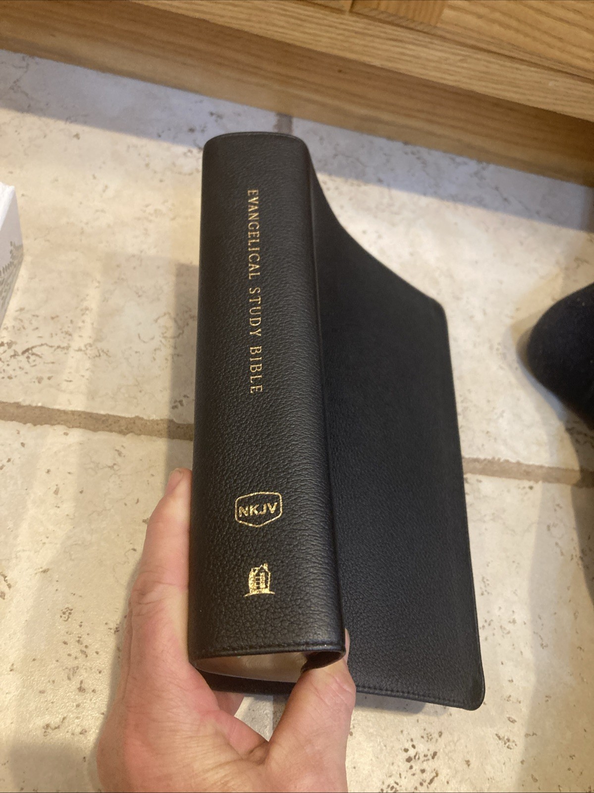 NKJV Evangelical Study Bible Genuine Leather Black – 10.5 FONT SIZE – RED LETTER