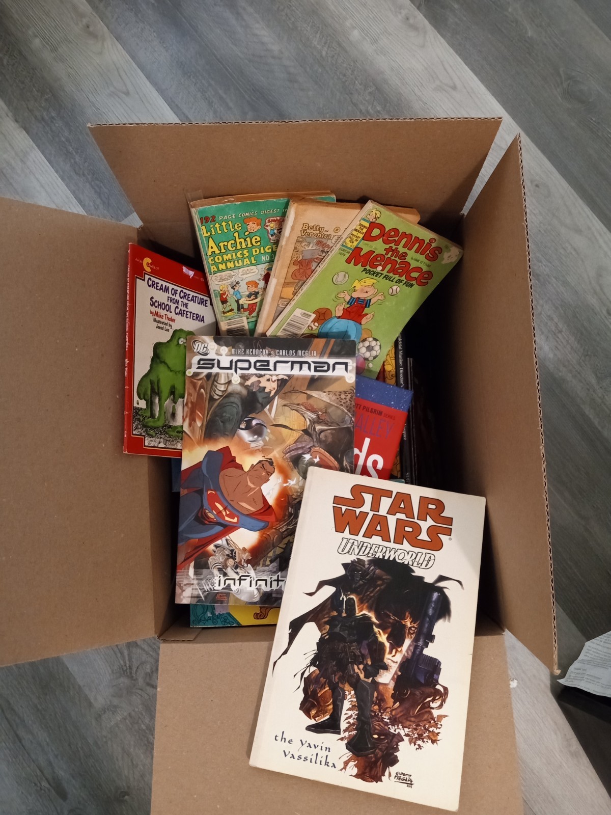 Mixed Lot : Graphic Novels / Children’s Books — PLS READ DESCRIPTION