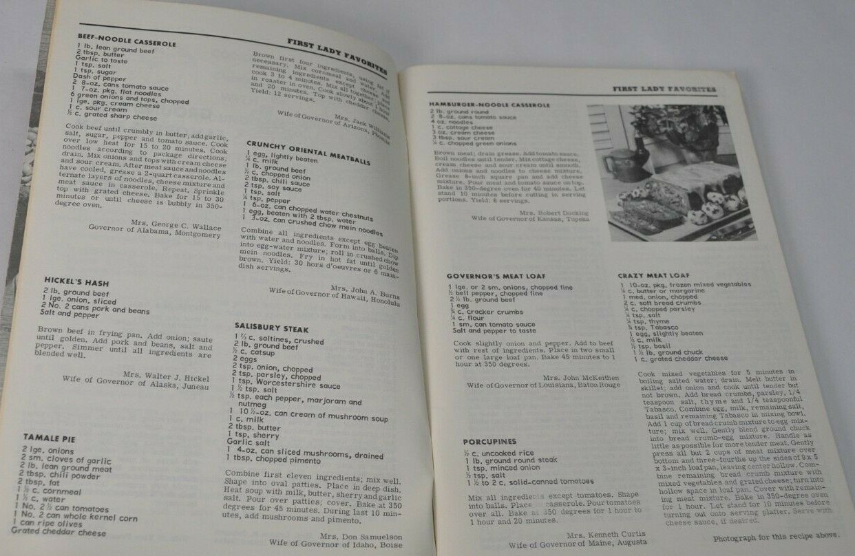 1967 Ground Beef Cookbook Over 500 Favorite Recipes Press 124 pages Vintage