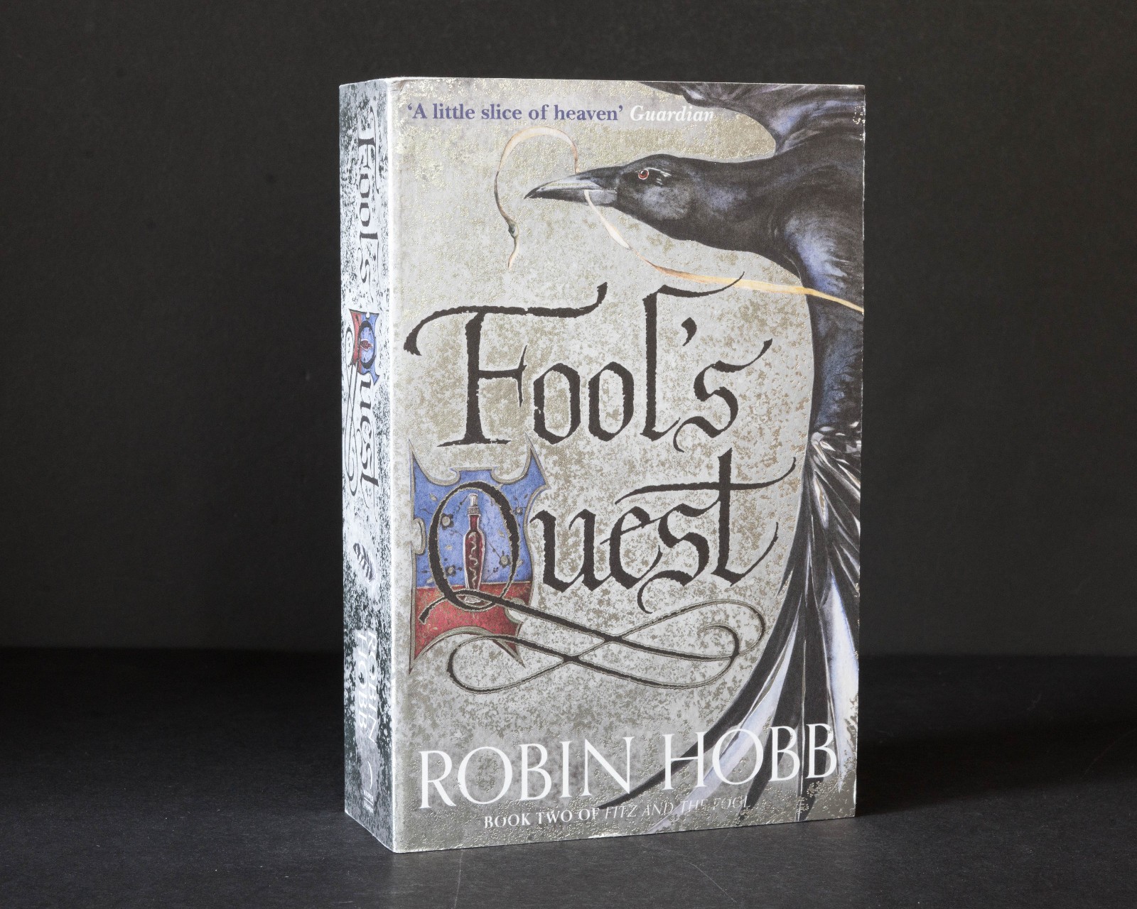 Robin Hobb FOOL’S QUEST UK Edition Trade Paperback Book Fitz and The Fool