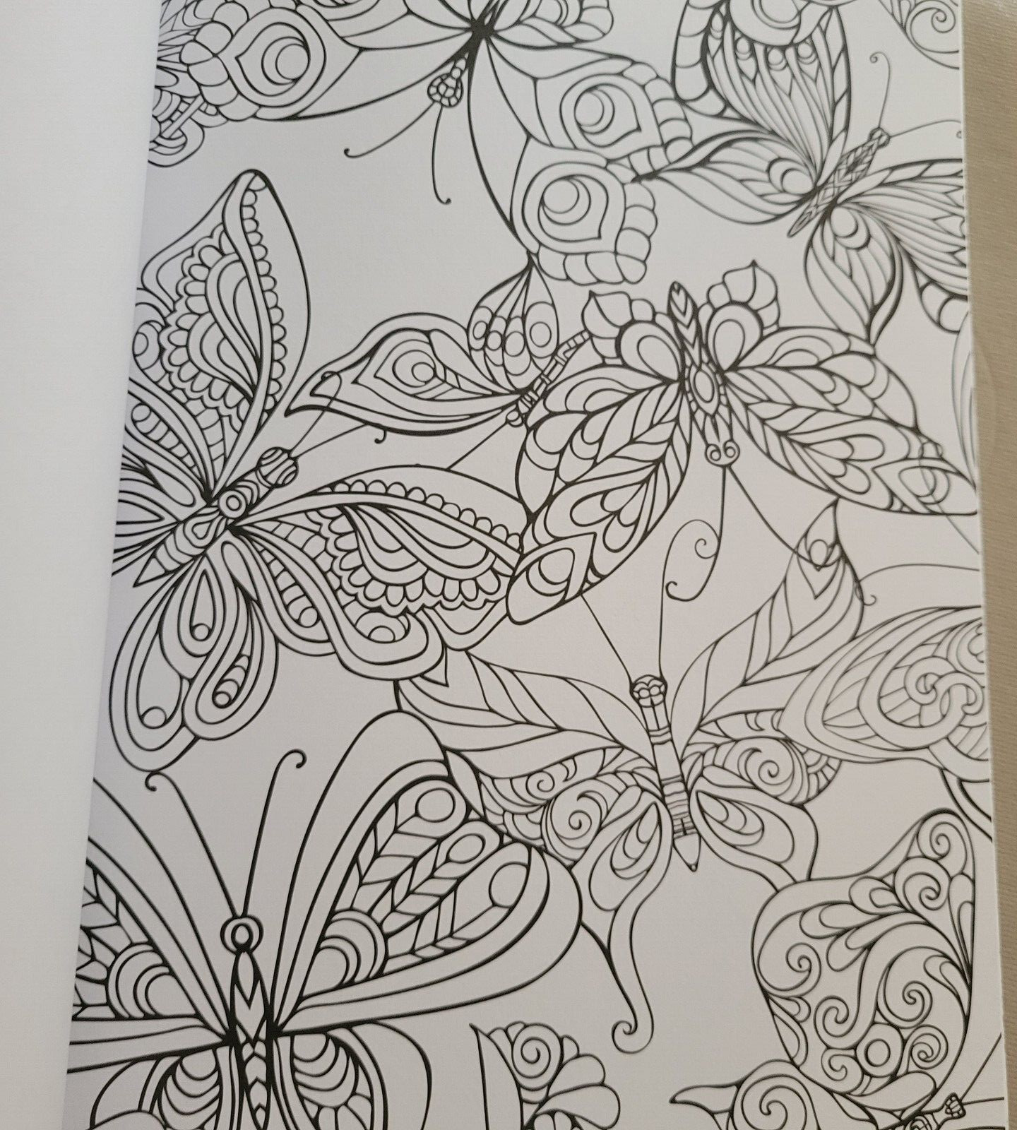 LOVE YOU MOM ADULT COLORING BOOK – 2022 TOPIX MEDIA – 47 FESTIVE COLORING PAGES