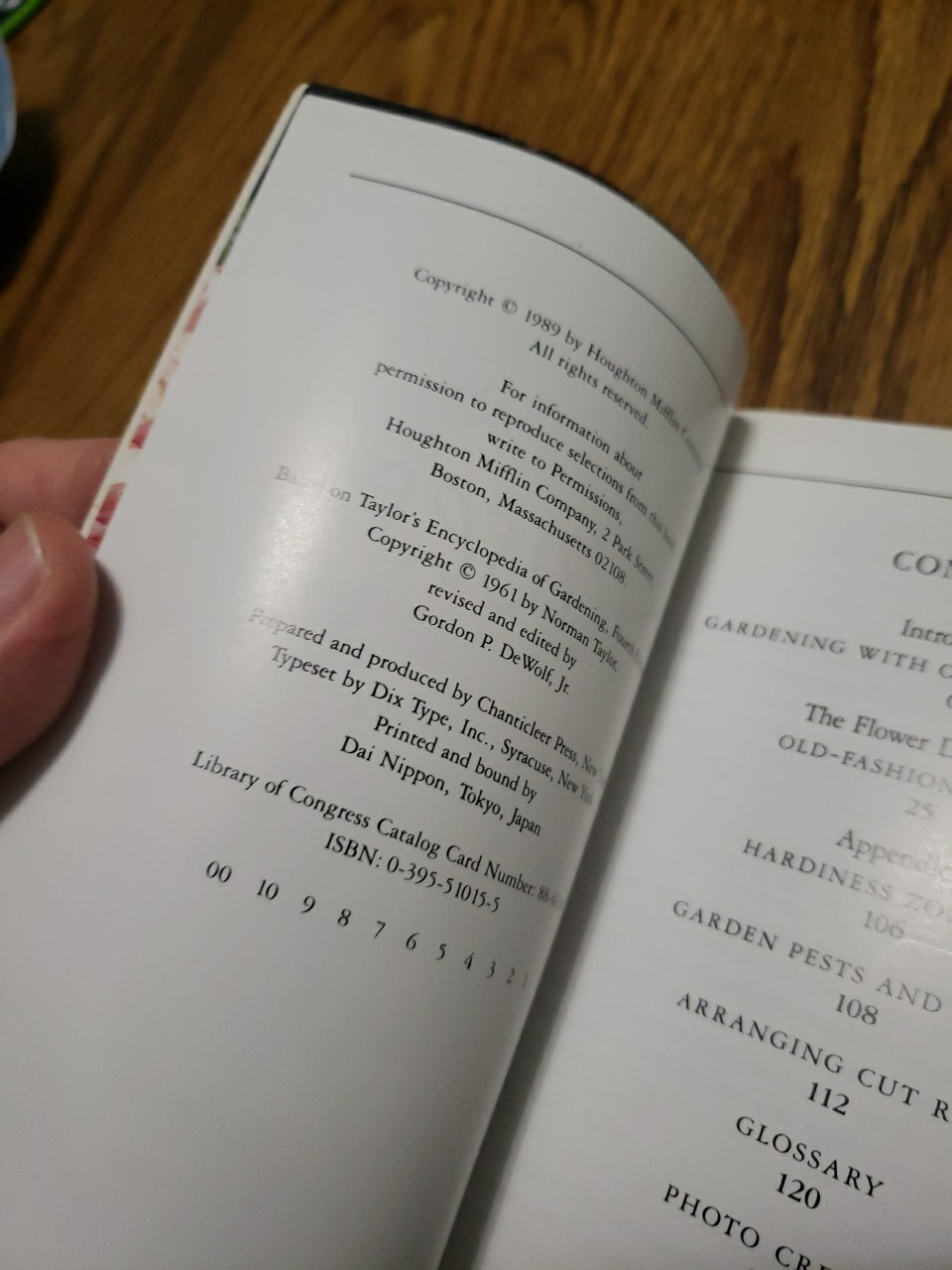 Taylor’s Pocket Guides to Old-Fashioned Roses & Bulbs for Summer 1989 Paperbacks
