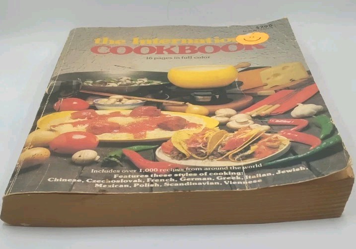 The International Cookbook 16 Pages in Full-Color Modern Promotions 399 Pages