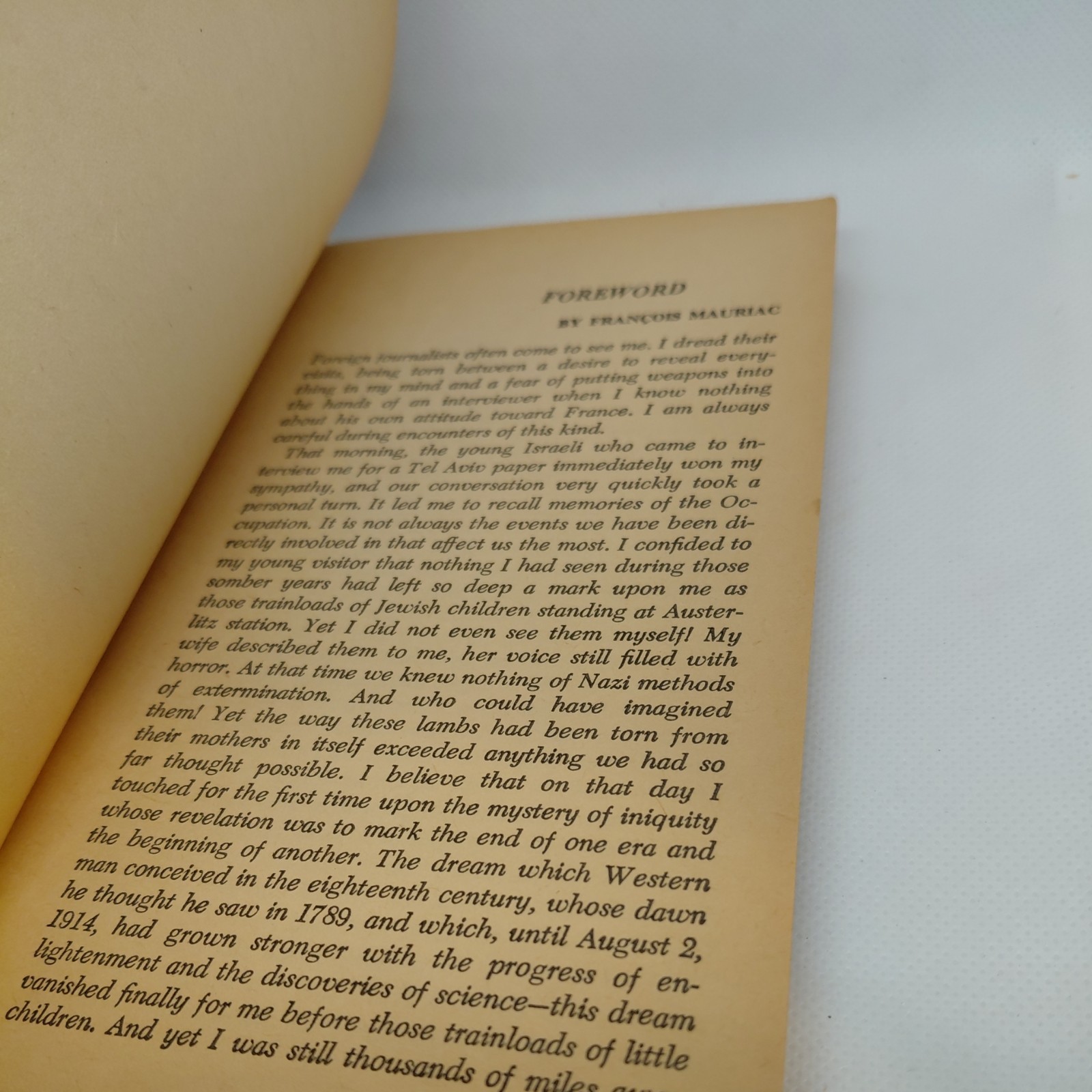 Night by Elie Wiesel Vintage Paperback Avon Books 1958 Good