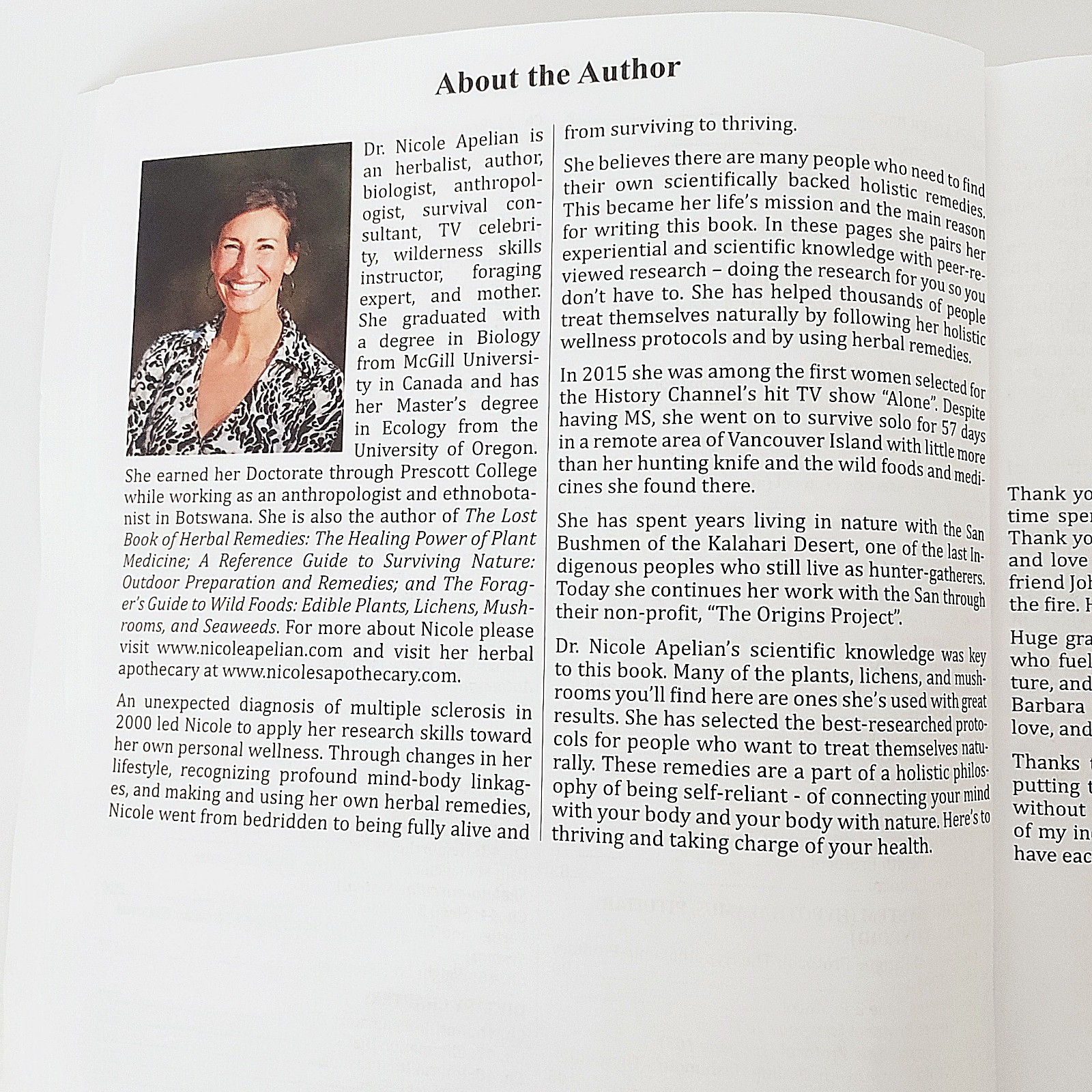 The Holistic Guide to Wellness by Nicole Apelian English Paperback Book