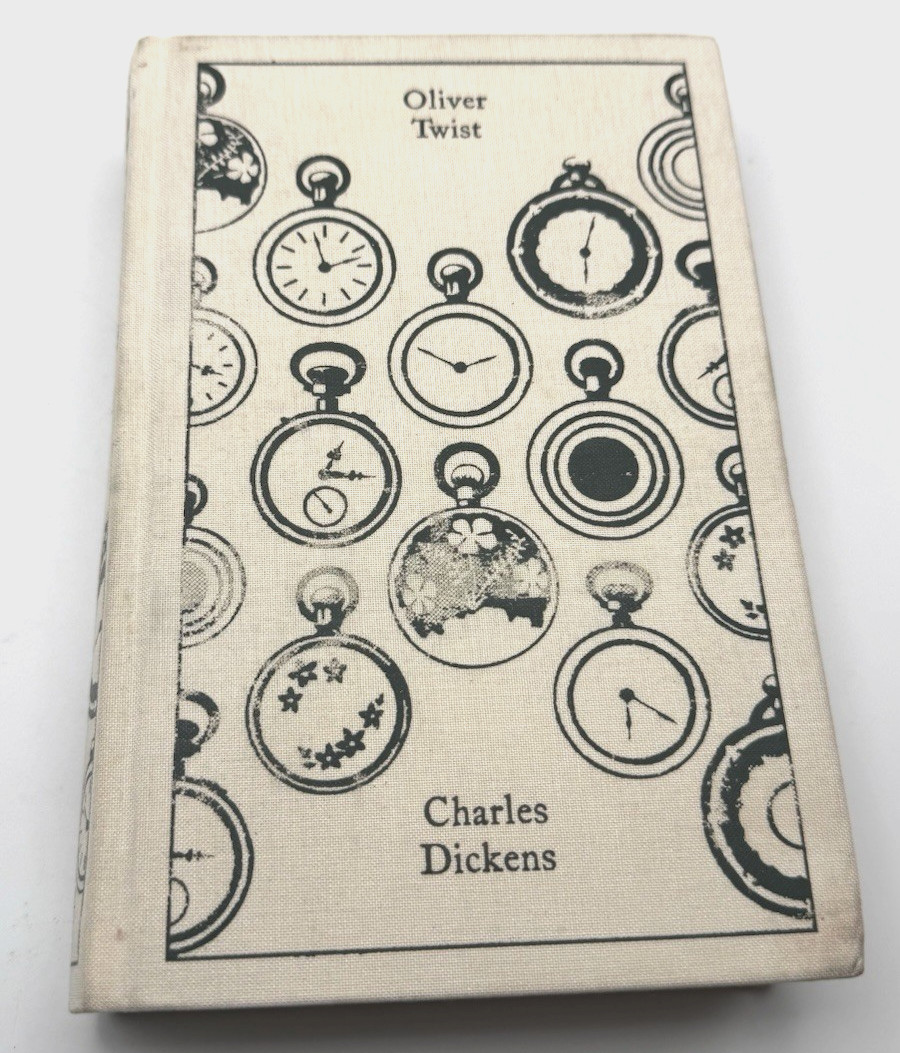 Oliver Twist by Charles Dickens (Penguin Clothbound Classics)
