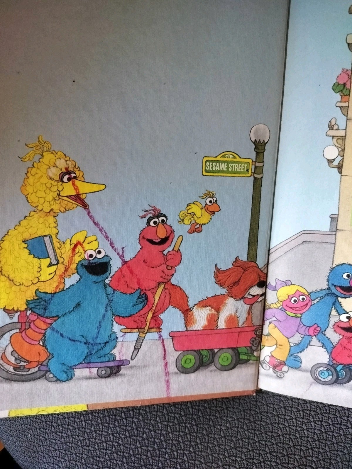 1978 Sesame Street Library Complete Book Set Vol. 1-15 w/Big Bird Stand Shelf