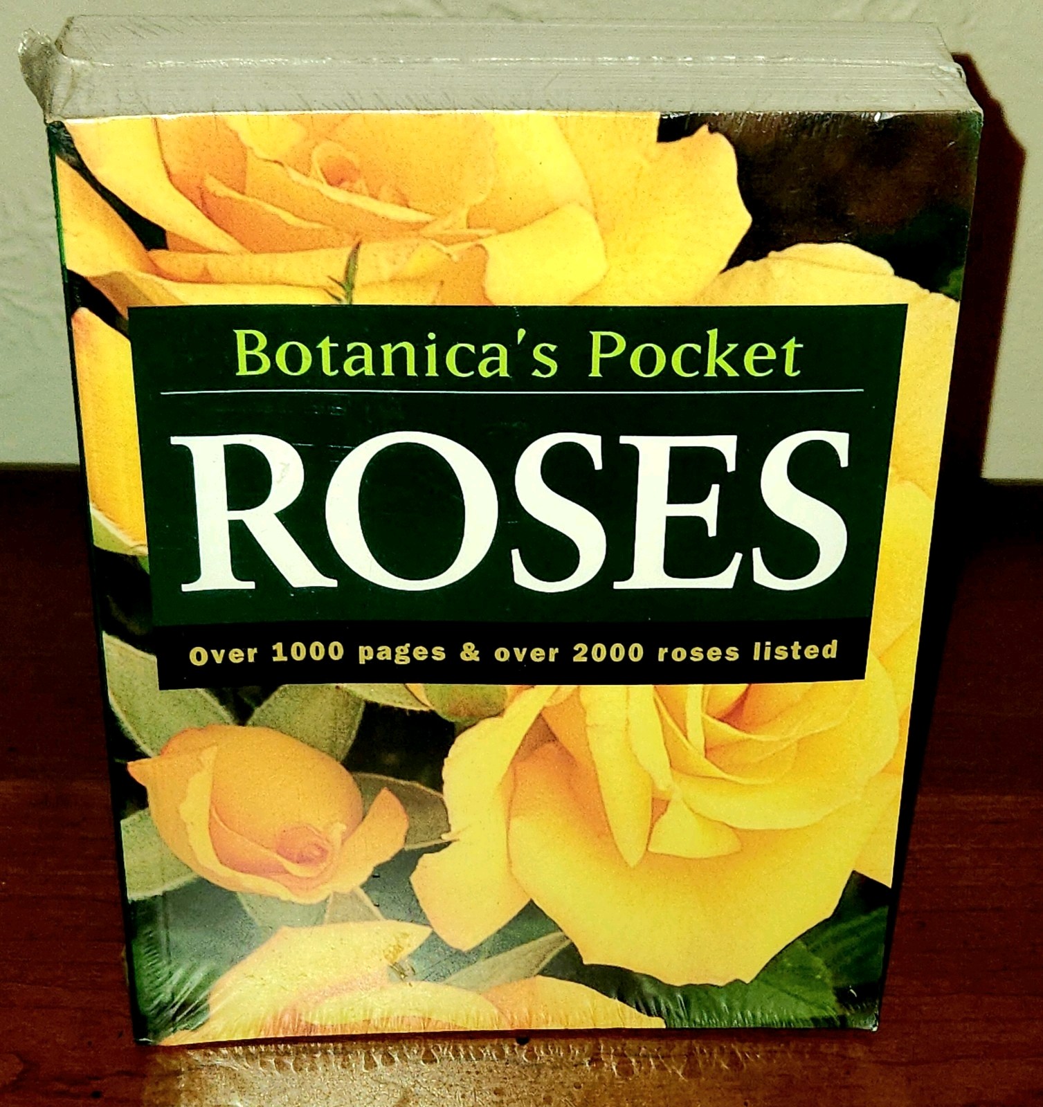 New! Sealed! BOTANICAS POCKET ROSES (Botanicas Pockets) Paperback By Susan Page