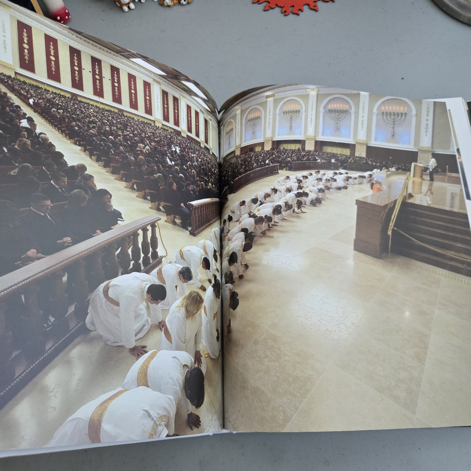 EL TEMPLO DE SALOMON (SOLOMON’S TEMPLE) SAN PAULO, BRAZIL BOOK 2015 HCDJ