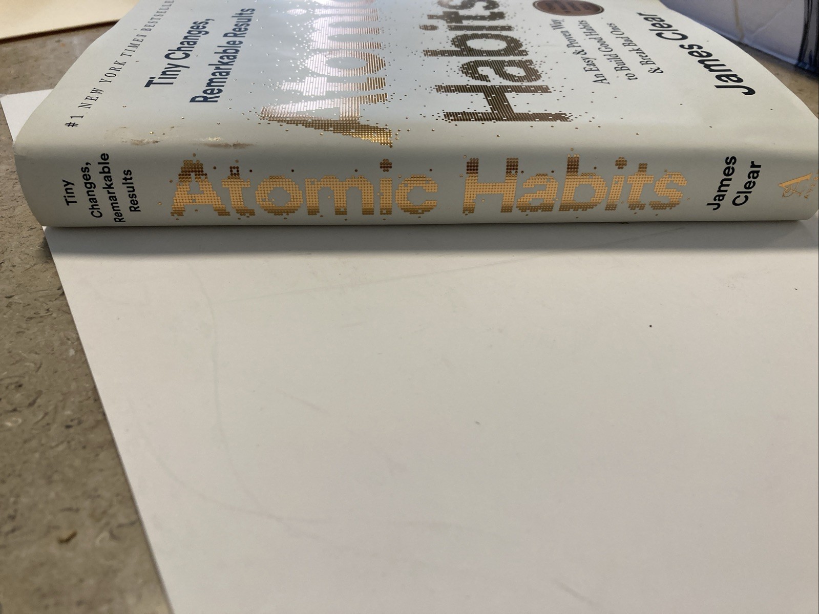 Atomic Habits by James Clear Build Good Habits Preowned