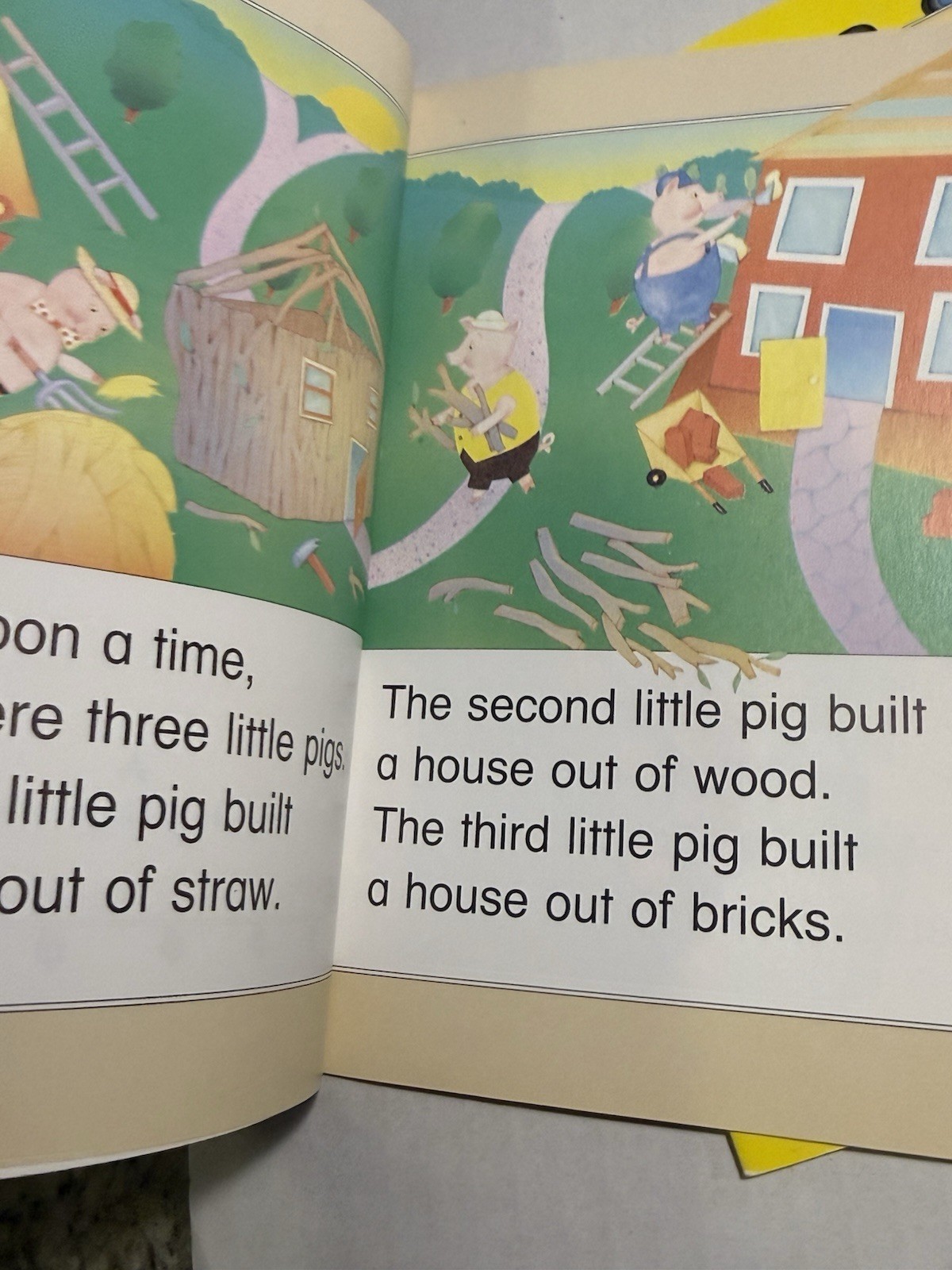 The Three Little Pigs & Early In The Morning A Sing Along Book Addison-Wesley