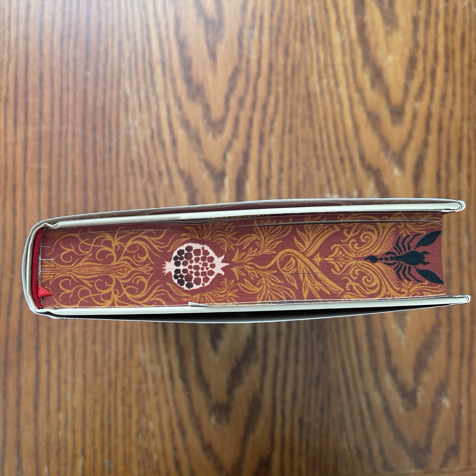 Fairyloot The Familiar Leigh Bardugo