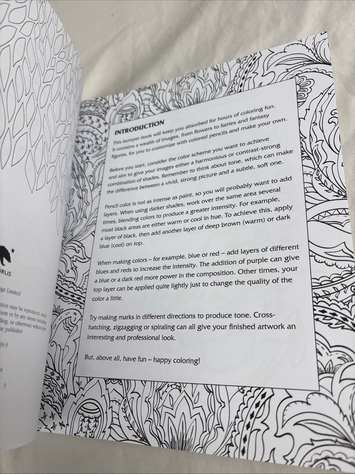 352 PAGES OF ACTIVITY THE COLORING BOOK – THE COLOURING BOOK FOR GROWN UPS