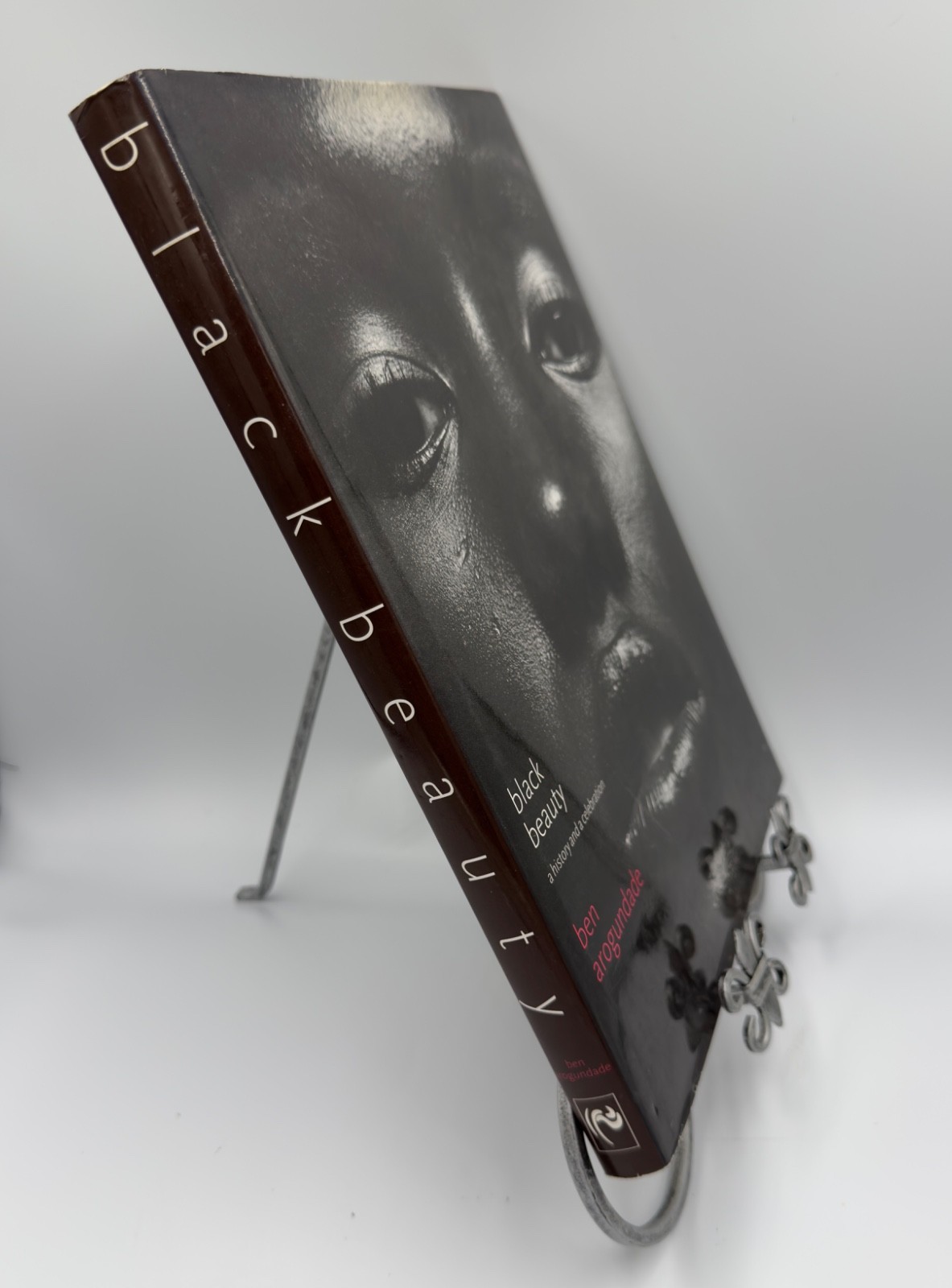 Signed BLACK BEAUTY: A HISTORY AND A CELEBRATION By Ben Arogundade, 2000 HC