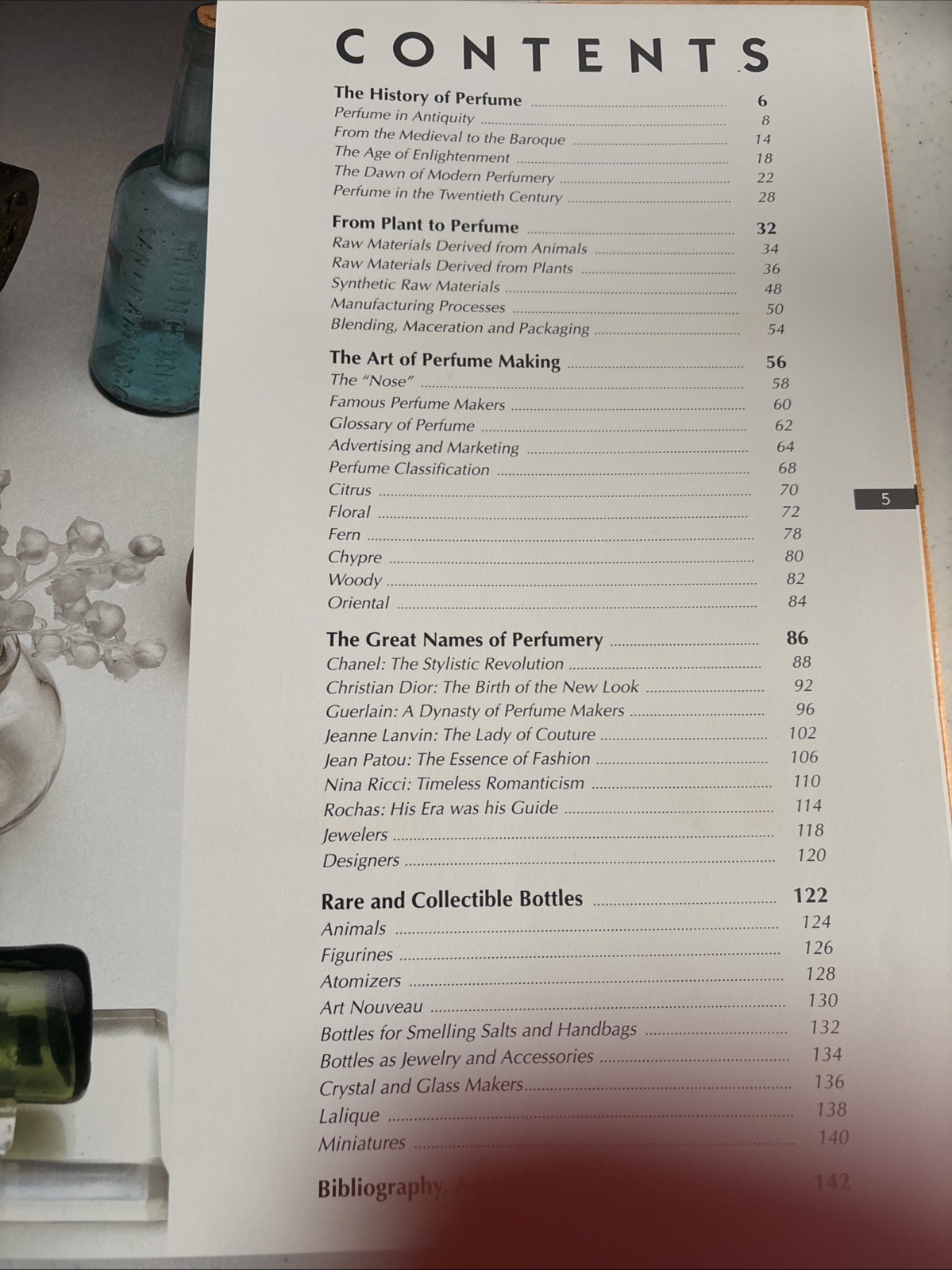 The World of Perfume by Pavia, Fabienne Hardback Book The Fast Free Shipping