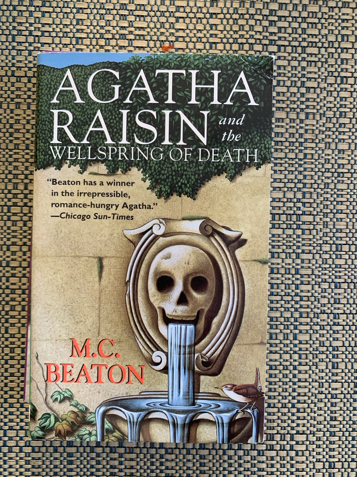 M.C. Beaton – Lot of 8 Books – Agatha Raisin – Hamish MacBeth