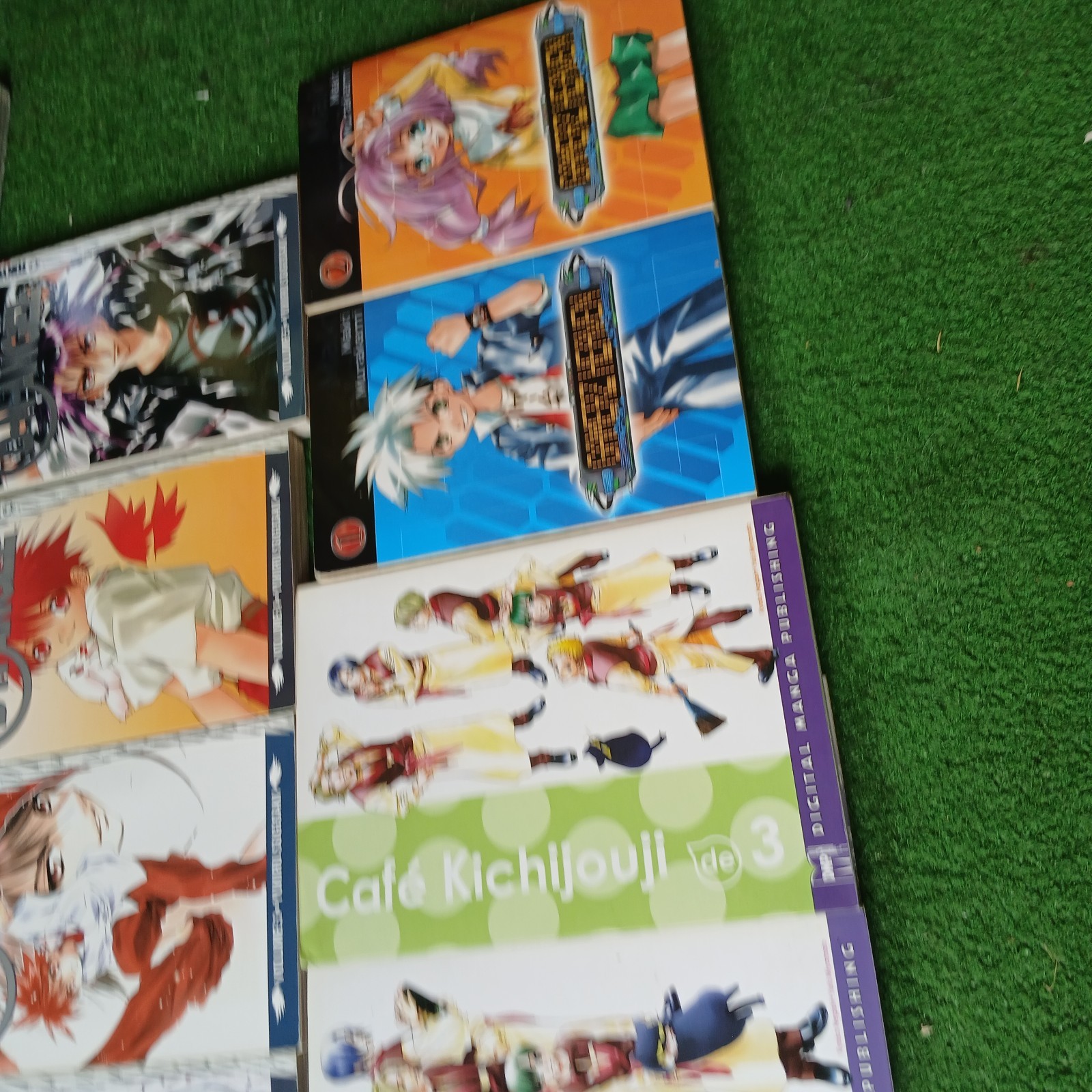 VTG LOT OF 31 MANGA BOOKS 2000S UP NICE LOT MIX UC READ DESCRIPTION