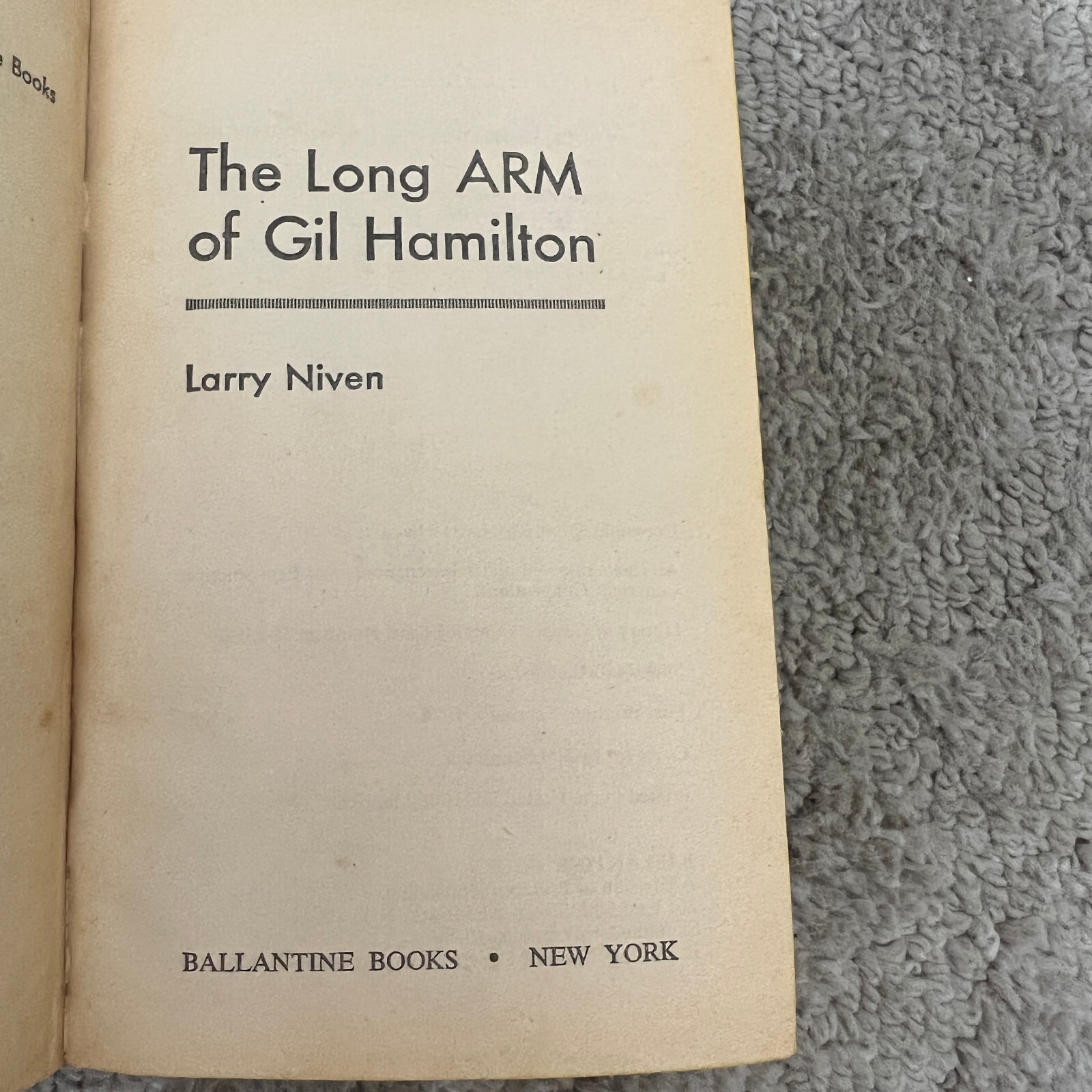 The Long Arm of Gil Hamilton Science Fiction Paperback Book by Larry Niven 1976