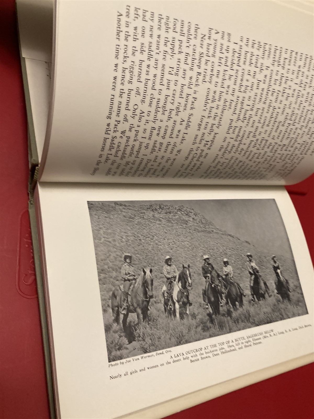 1971 hc, The Oregon Desert, E.R. Jackman and R.A. Long, 118 photos.