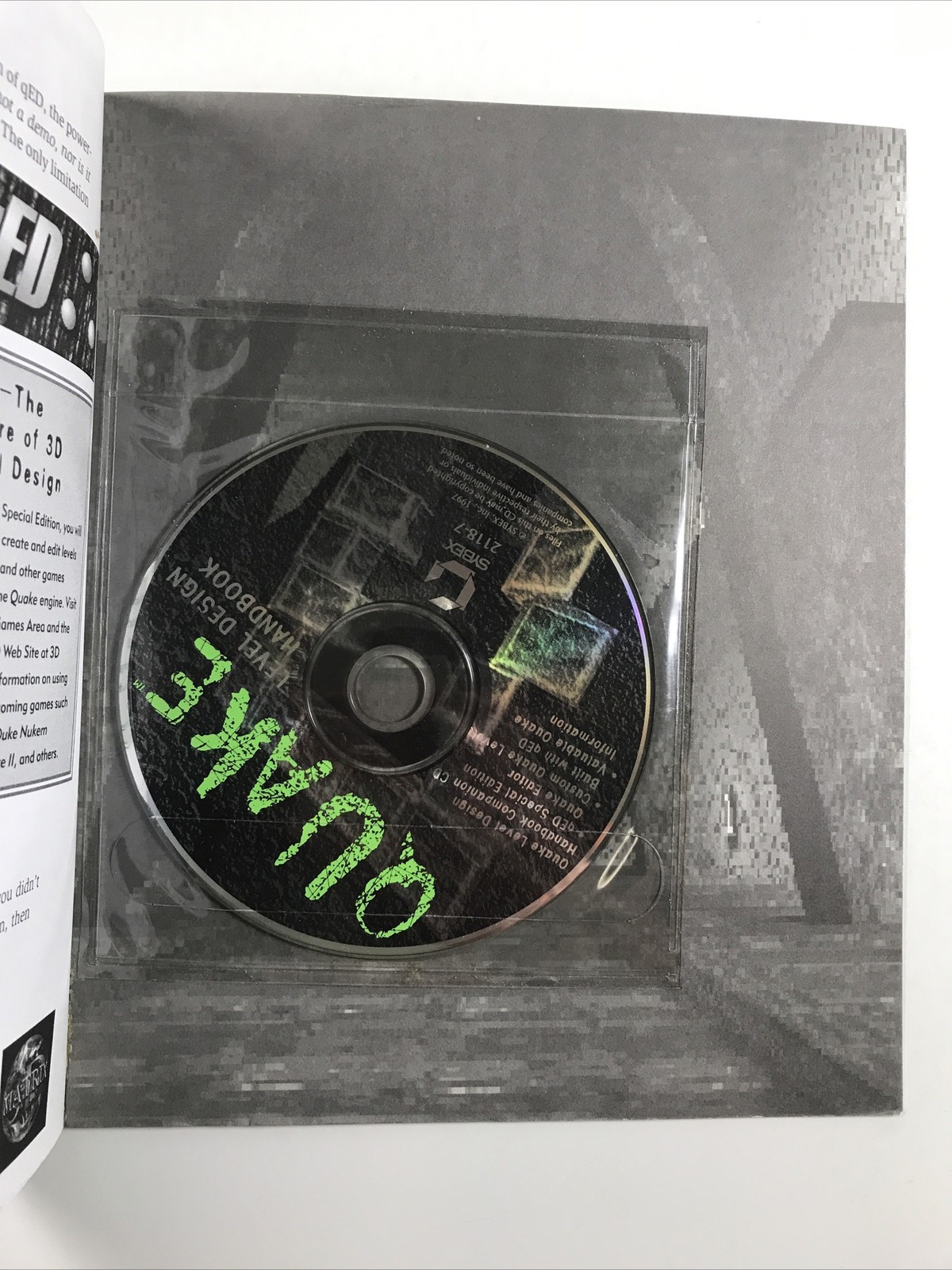QUAKE Level Design book w/ CD Matt Tagliaferri video Game Handbook Sybex