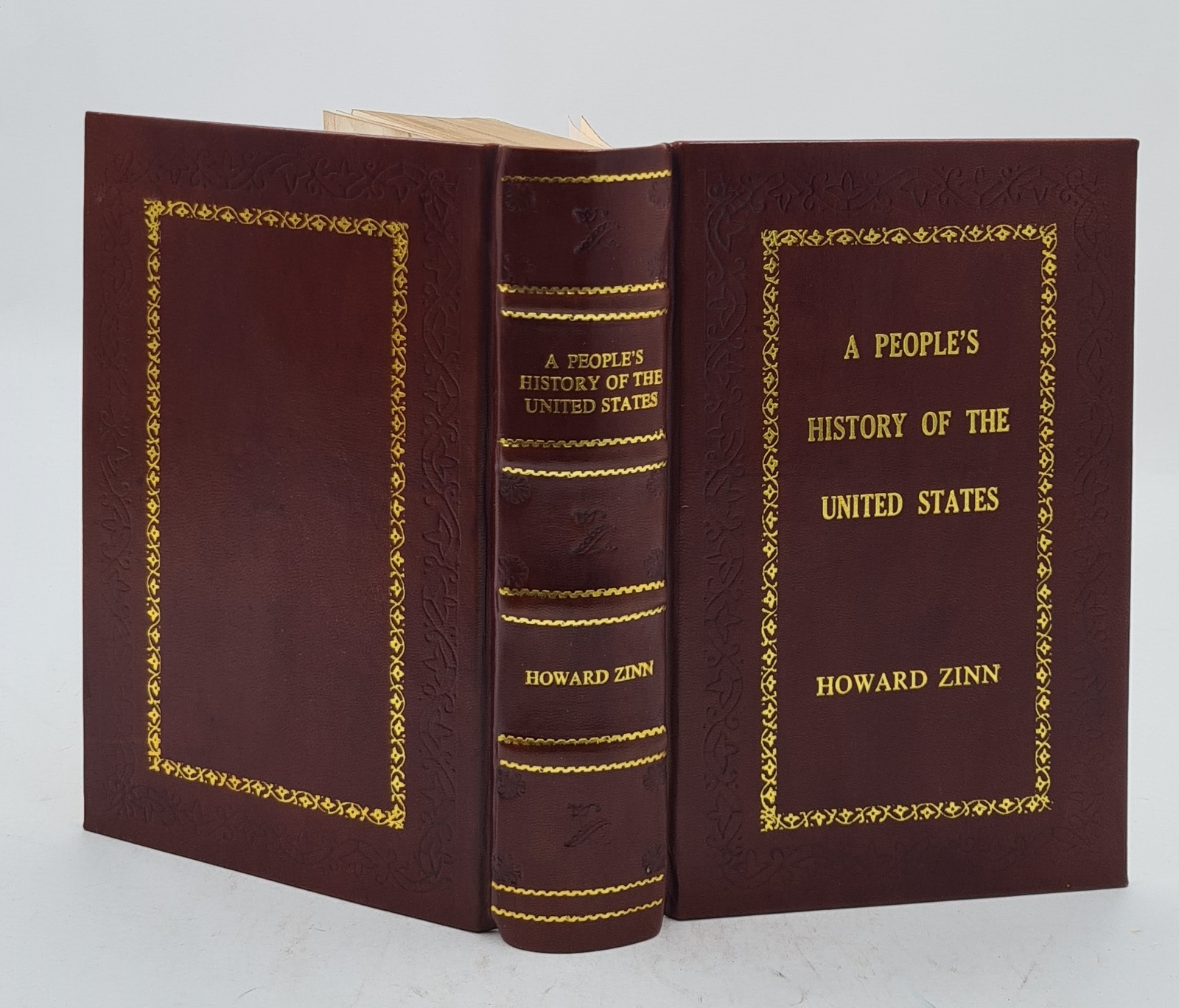 A People’S History Of The United States [Premium Leather Bound]