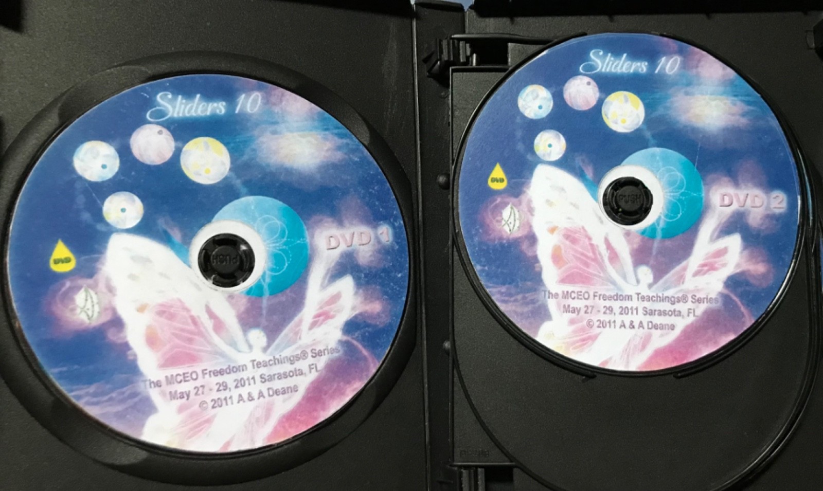 VOYAGERS, ASHAYANA DEANE, Sliders 10 BOOK, 54 Pages Sliders 10 DVD’S, 3 cd’s