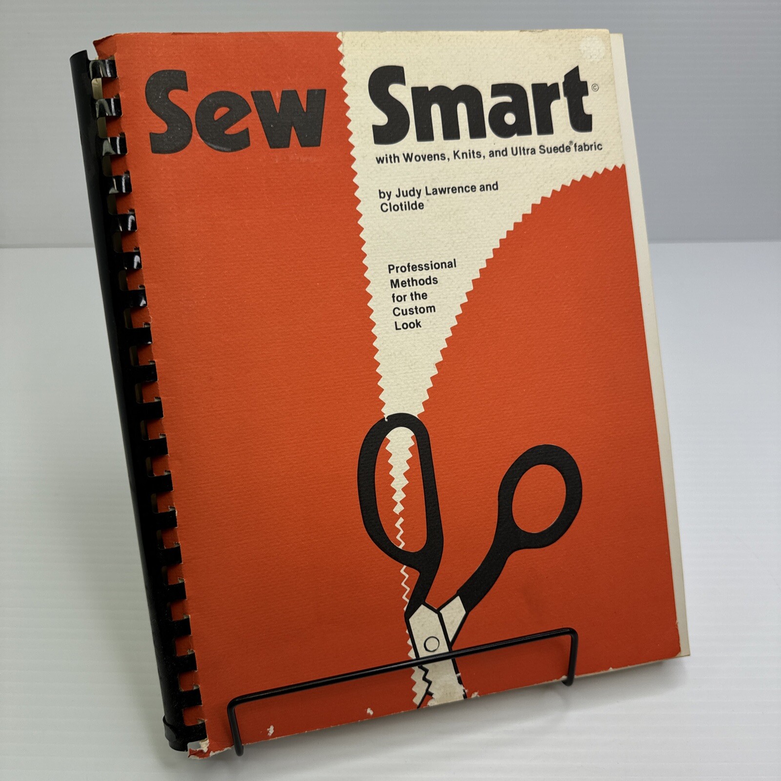 Sew Smart Signed! Clotilde Joy Lawrence 1983 Wovens Knits Ultra Suede Fabrics