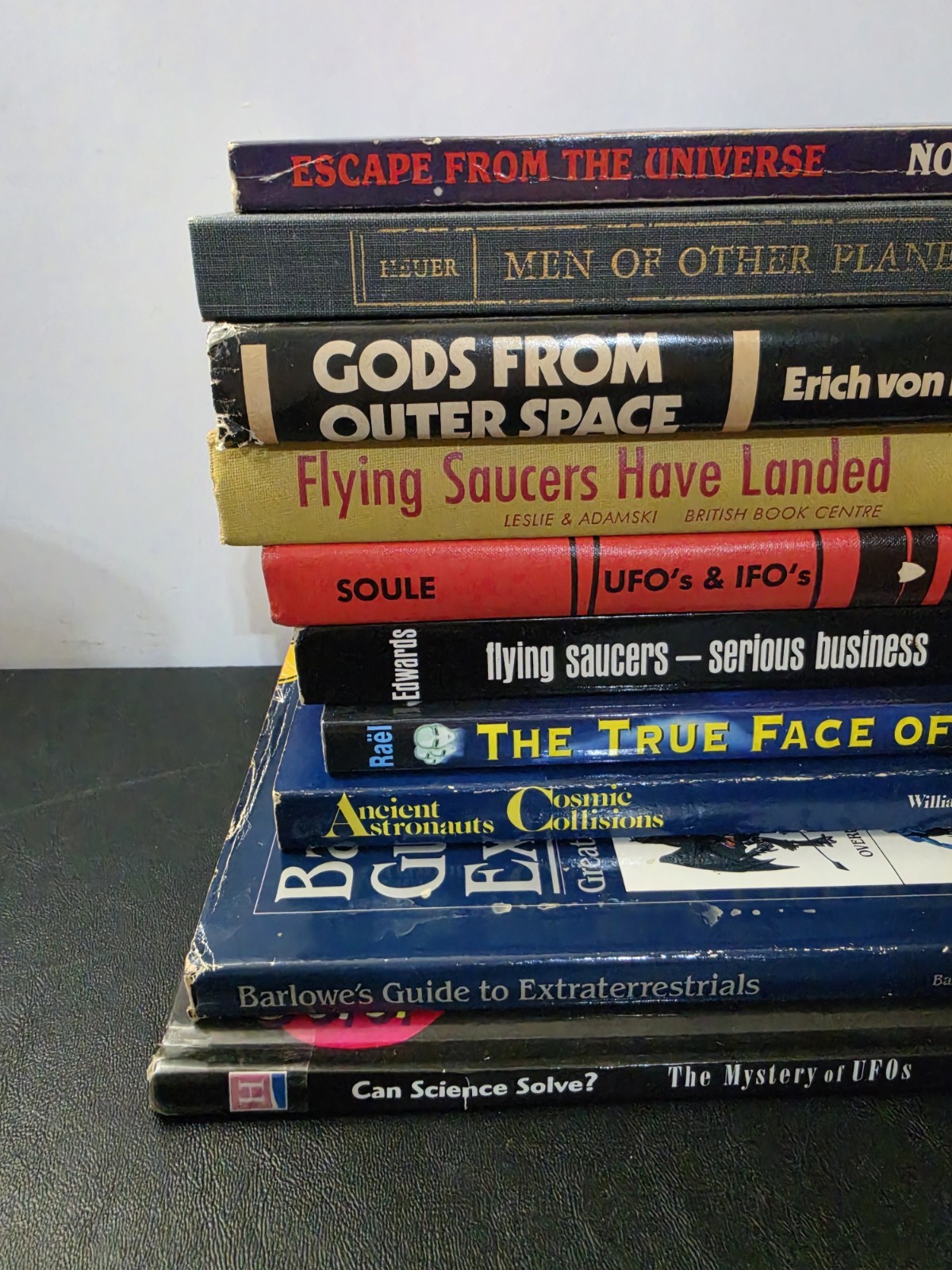 Excellent Lot Of TEN HTF To Very Rare Books On Extraterrestrials / Aliens / UFOs