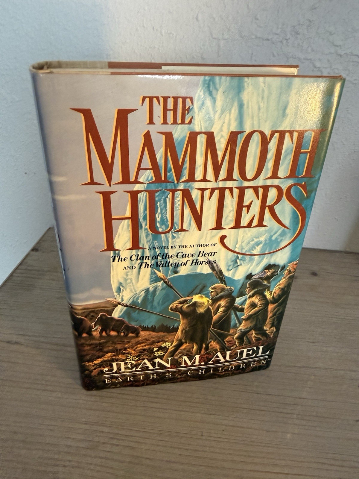 The Mammoth Hunters Jean M Auel 1985 1st Edition 1st Printing HC DJ Earths Child