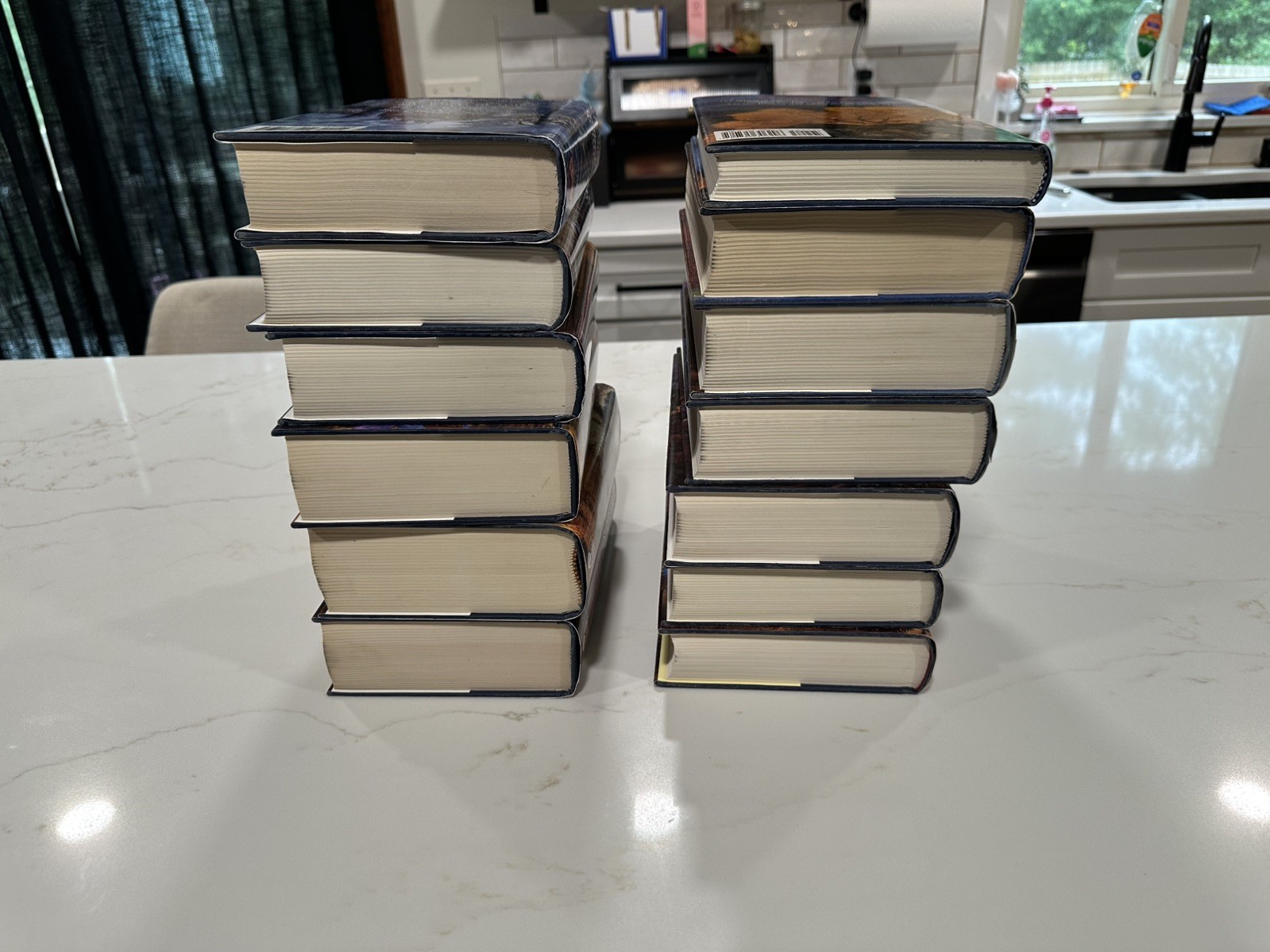 Robert Jordan THE WHEEL OF TIME HCDJ incomplete set – missing books 1 and 2