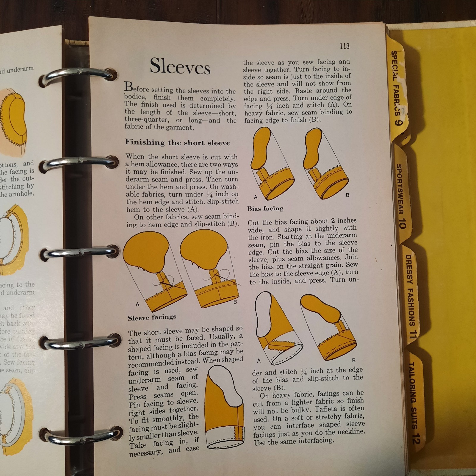 Vintage Better Homes and Gardens Sewing Book In 5 Ring Binder~1970~356 Pages