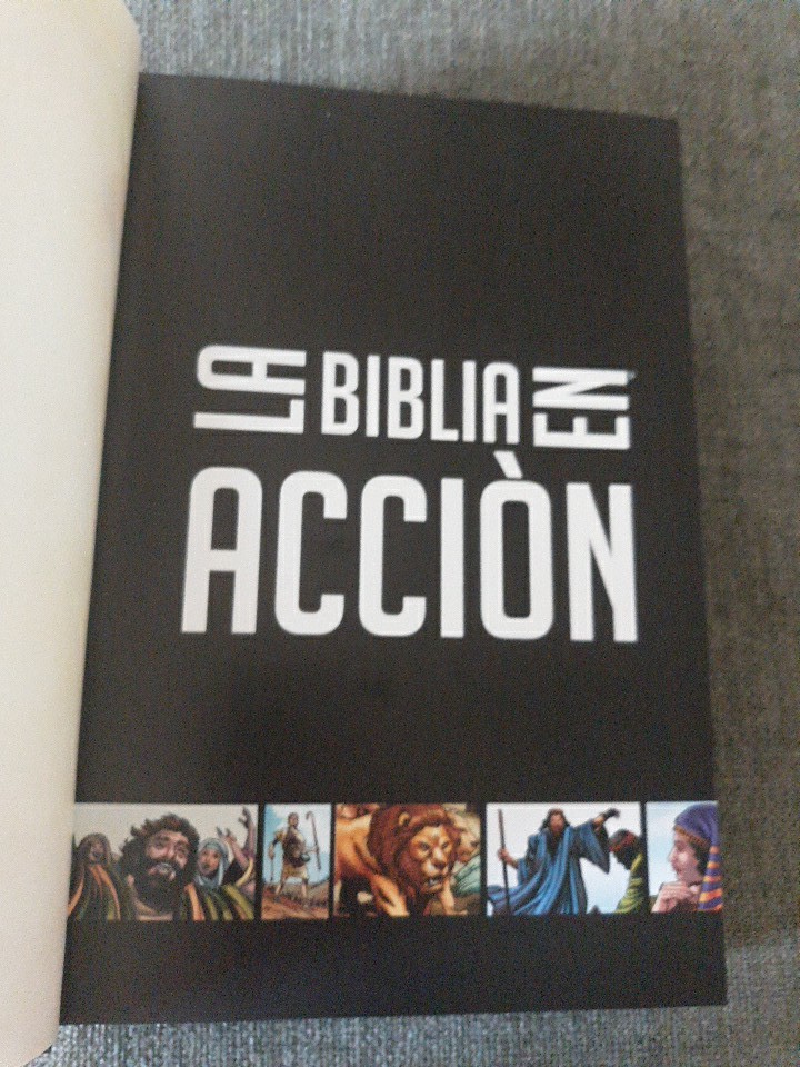 La Biblia En Accion, Graphic Novelization, Spanish Language 2023 VG
