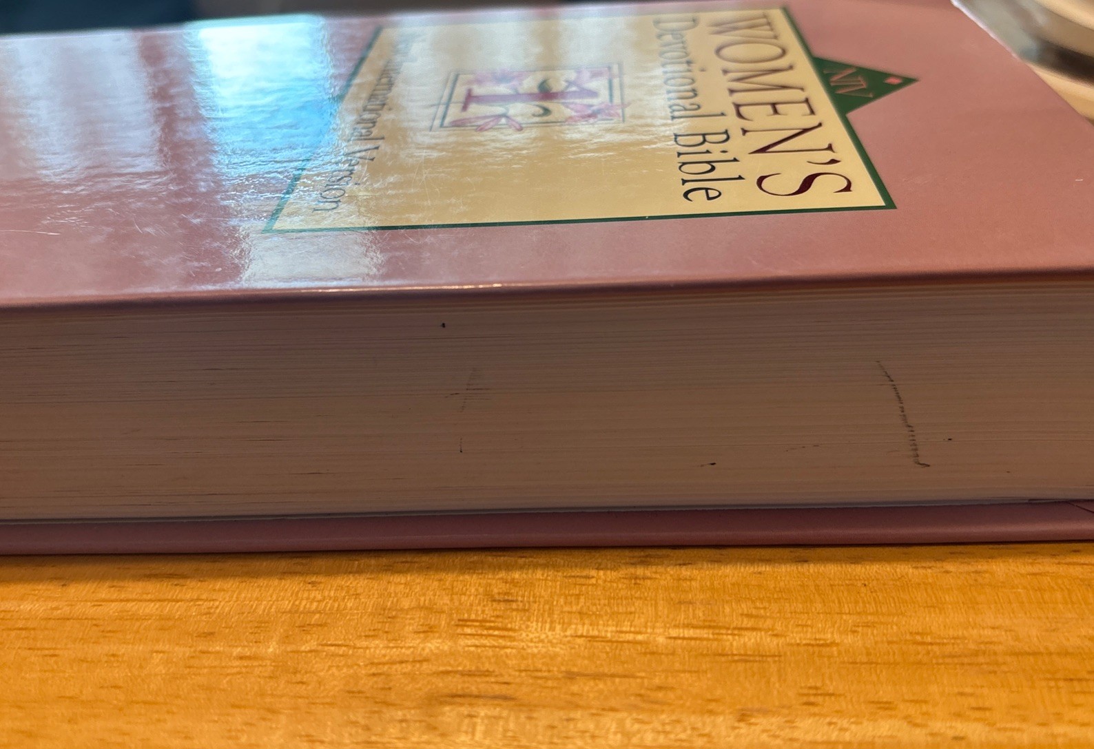 Women’s Devotional Bible by Zondervan Staff (1990, Hardcover)