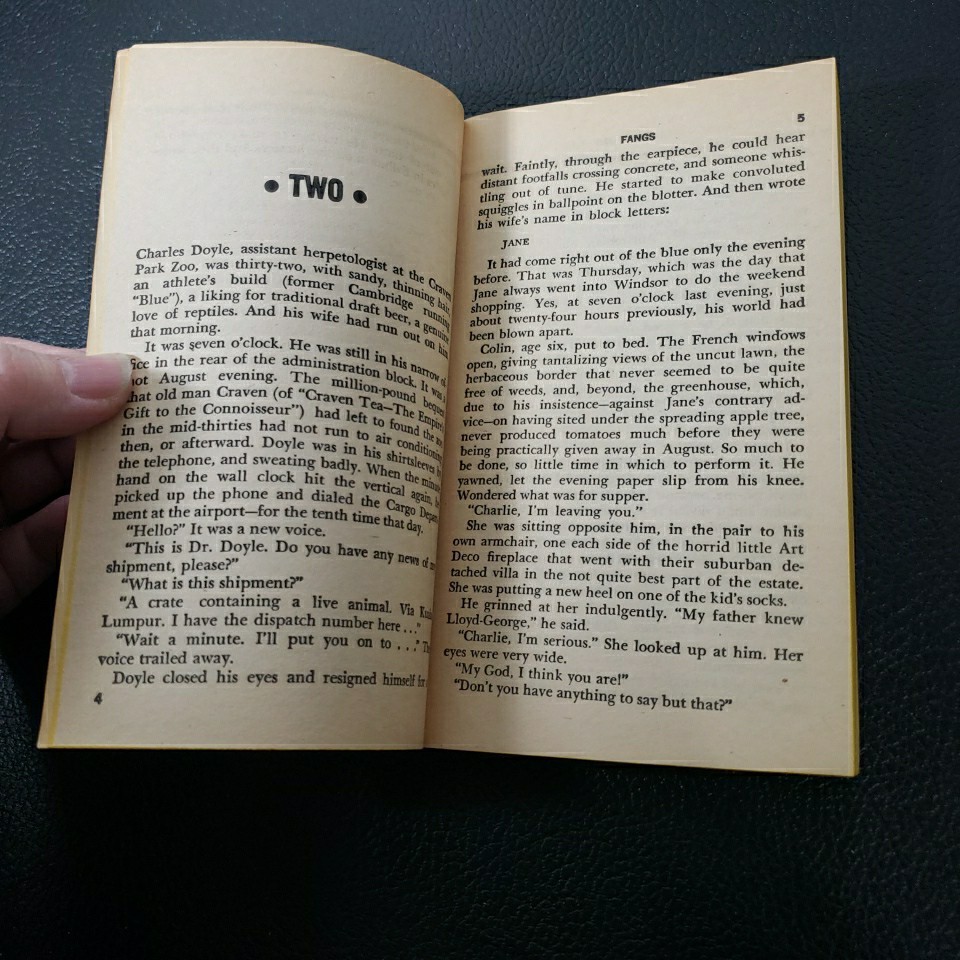 Fangs By William Dobson (Michael Butterworth) 1980 Horror PFH First Print Signet