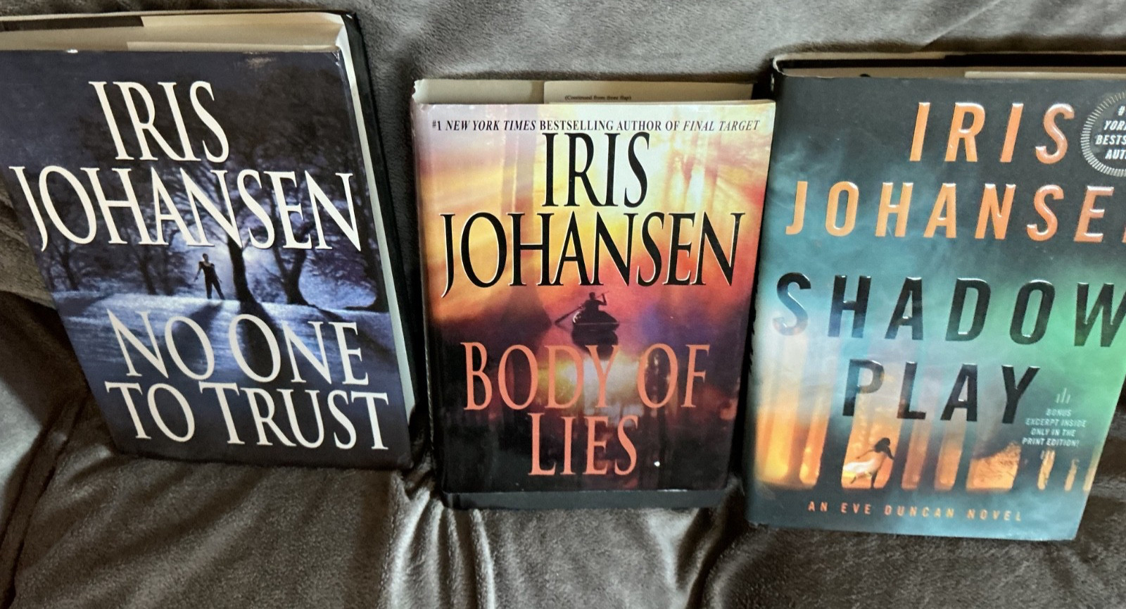 Lot Of 8 Hardback Novels-Danielle Steel (5) / Iris Johnansen (3) -Great Conditi