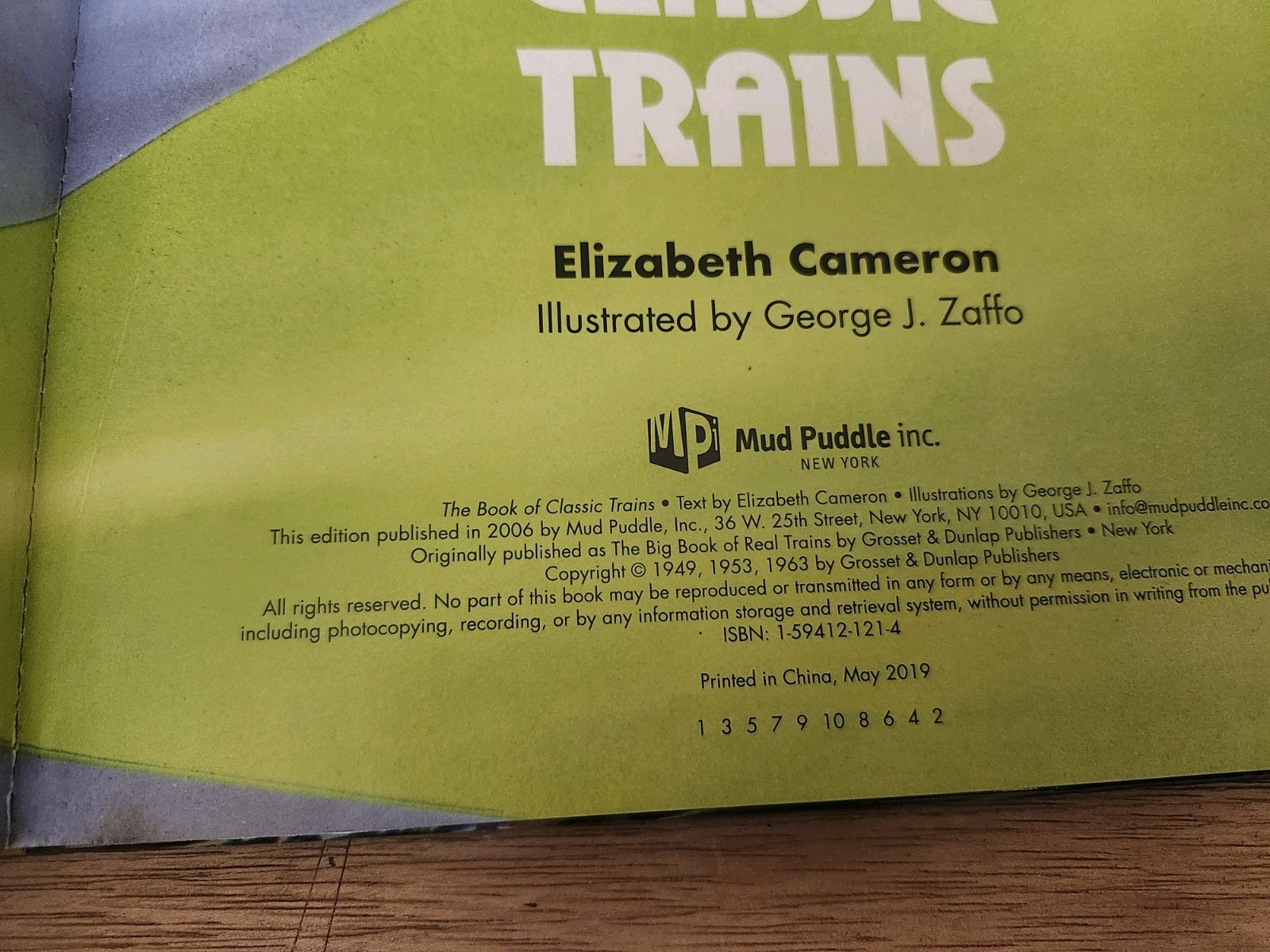 THE BOOK OF CLASSIC TRAINS By Elizabeth Cameron – Hardcover **Mint Condition**
