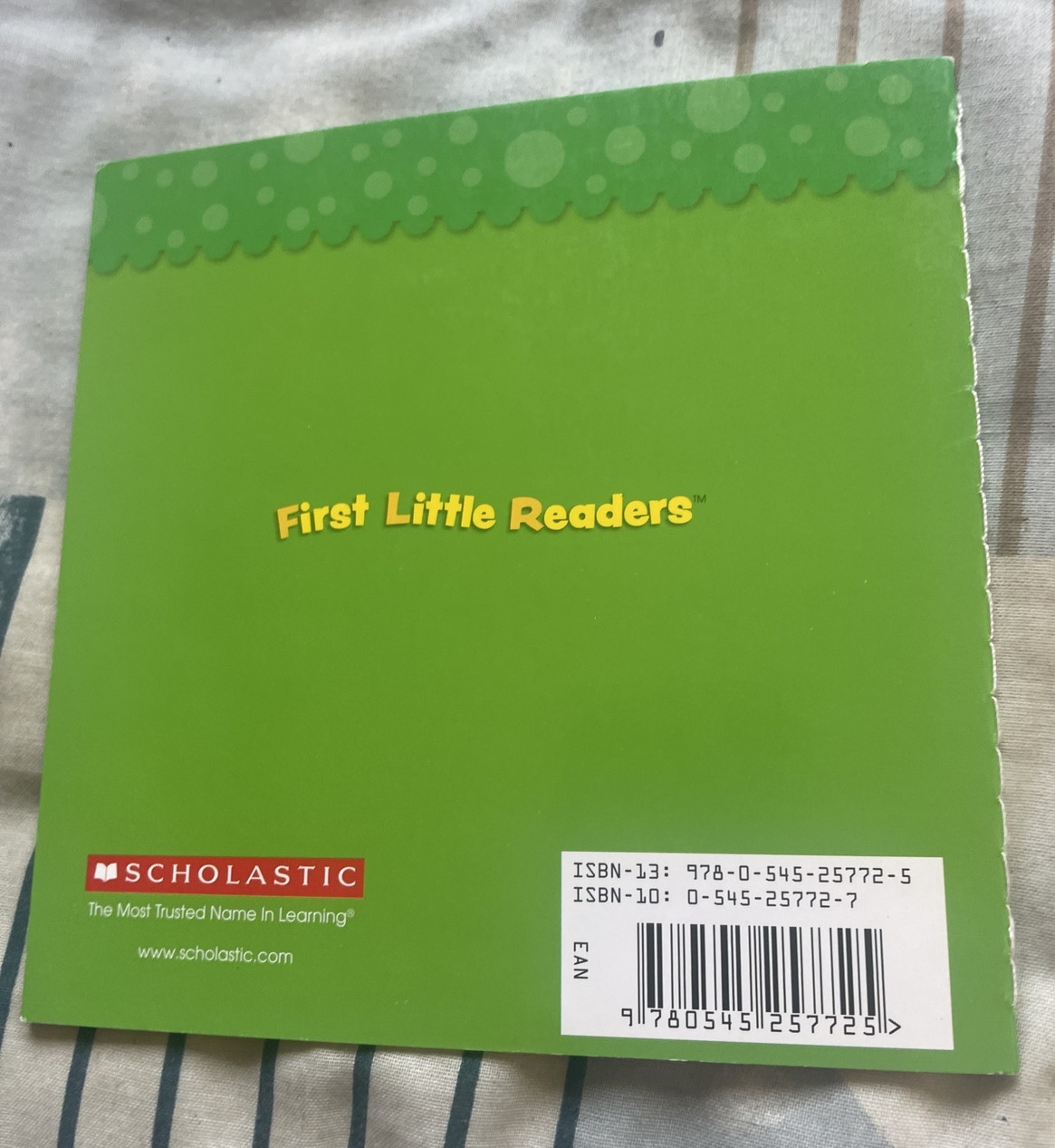 FIRST LITTLE READERS, LIZ CHARLESWORTH, LOTS OF LEGS, 14 by 14CM