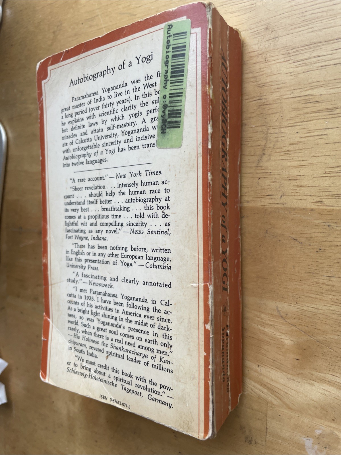 Autobiography of A Yogi by Paramahansa Yogananda Rare VTG 1972 Paperback Book