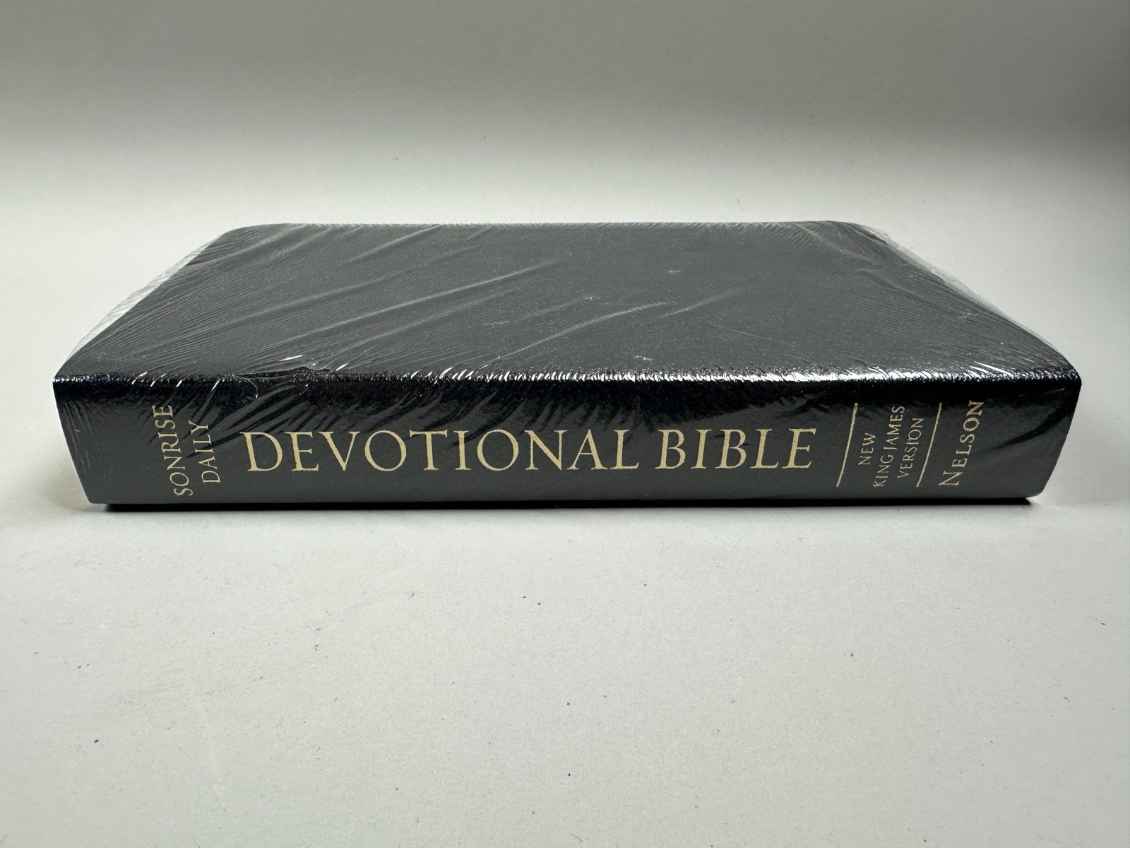 Sonrise Daily Devotional Bible~Thomas Nelson Bonded Leather ~ Black New