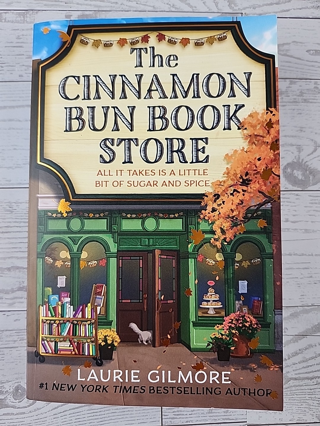 Cinnamon Bun Book Store by Laurie Gilmore (2024 Paperback) Very Good