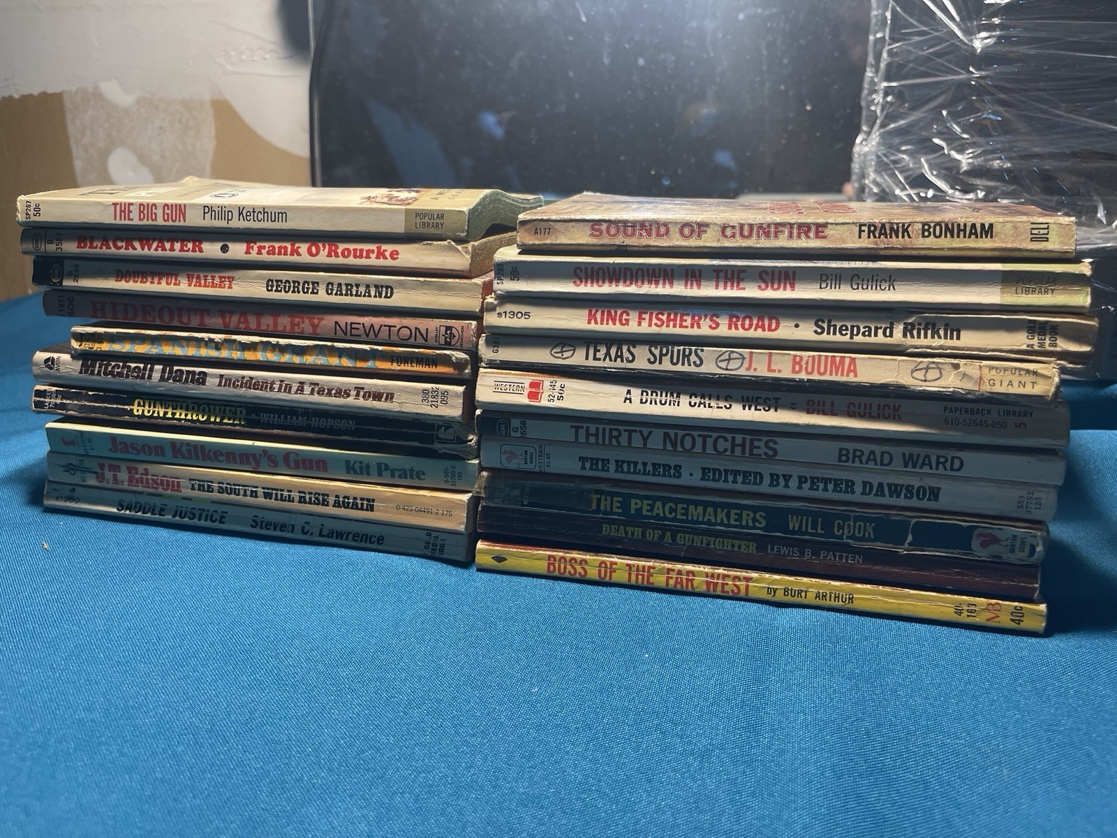 20 Vintage Westerns Paperbacks Cowboy Western Pulp Fiction Lot 1950s-70s