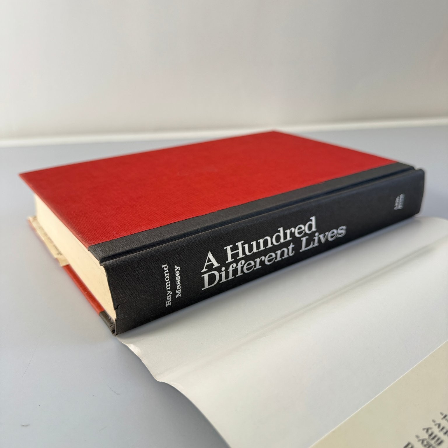 A Hundred Different Lives Raymond Massey 1979 Second Printing Autobiography