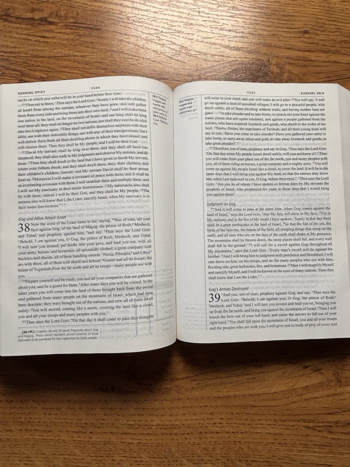 Defending the Faith Study Bible : NKJV New King James Version by Dave Miller and