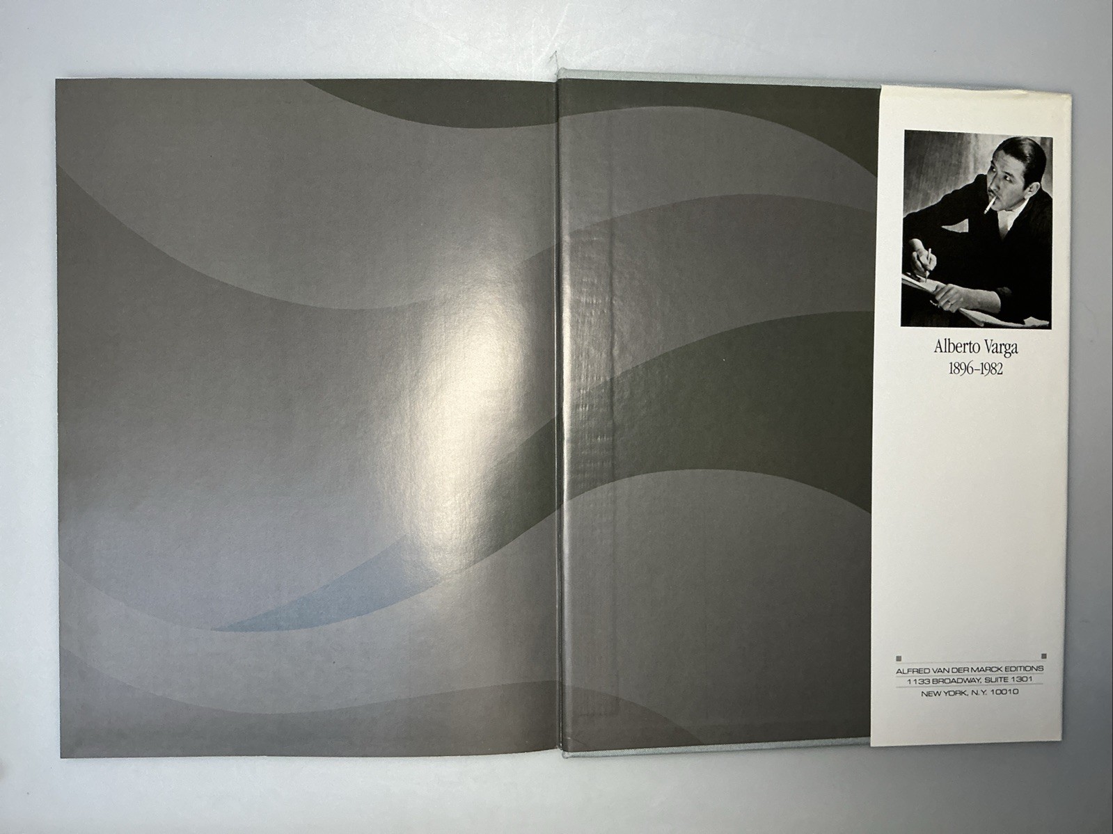Varga : The Esquire Years A Catalogue Raisonne Hardcover Vonnegut Foreword