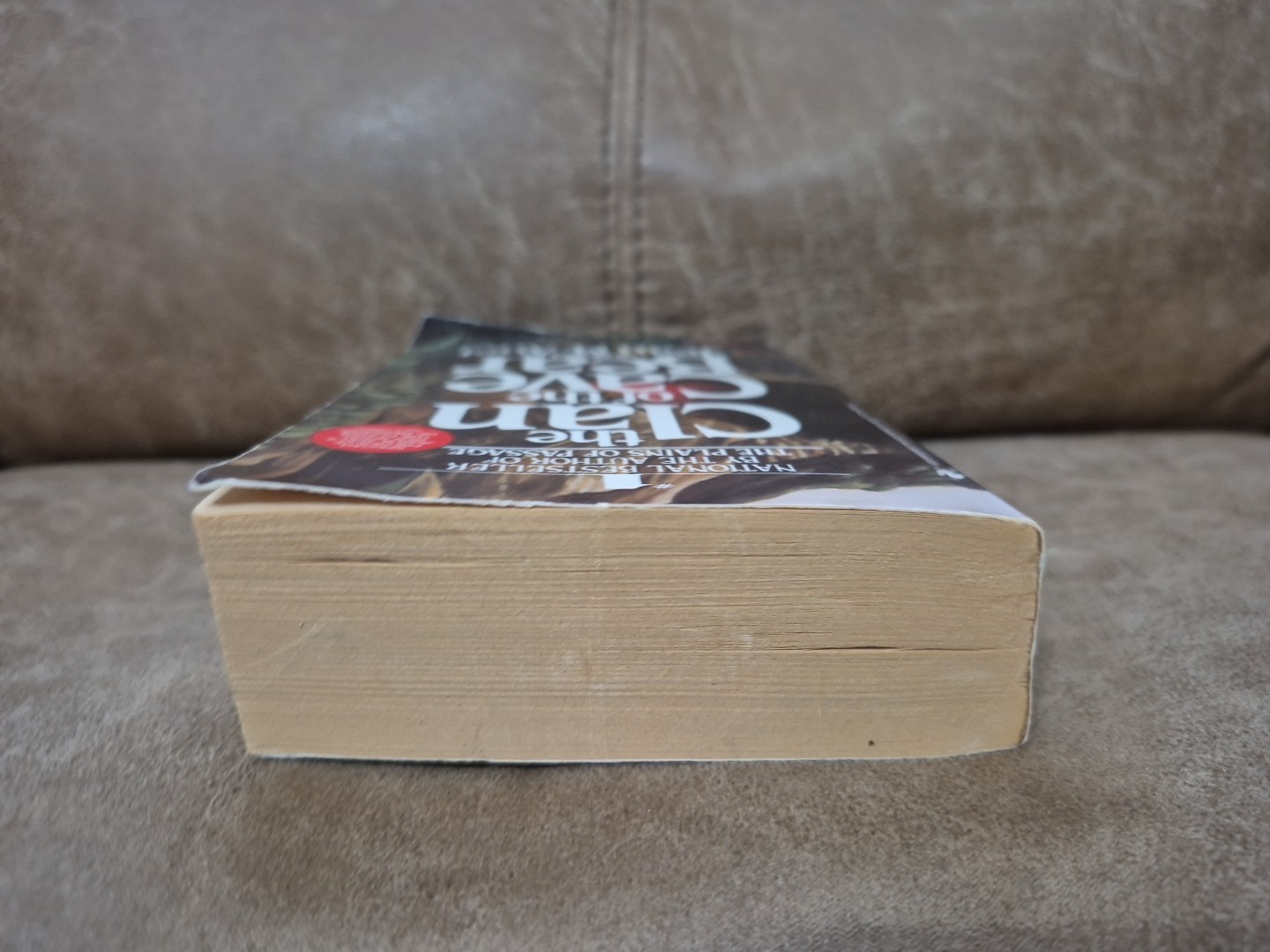 The Clan of the Cave Bear by Jean M. Auel ( 1986 PB) Historical Fiction