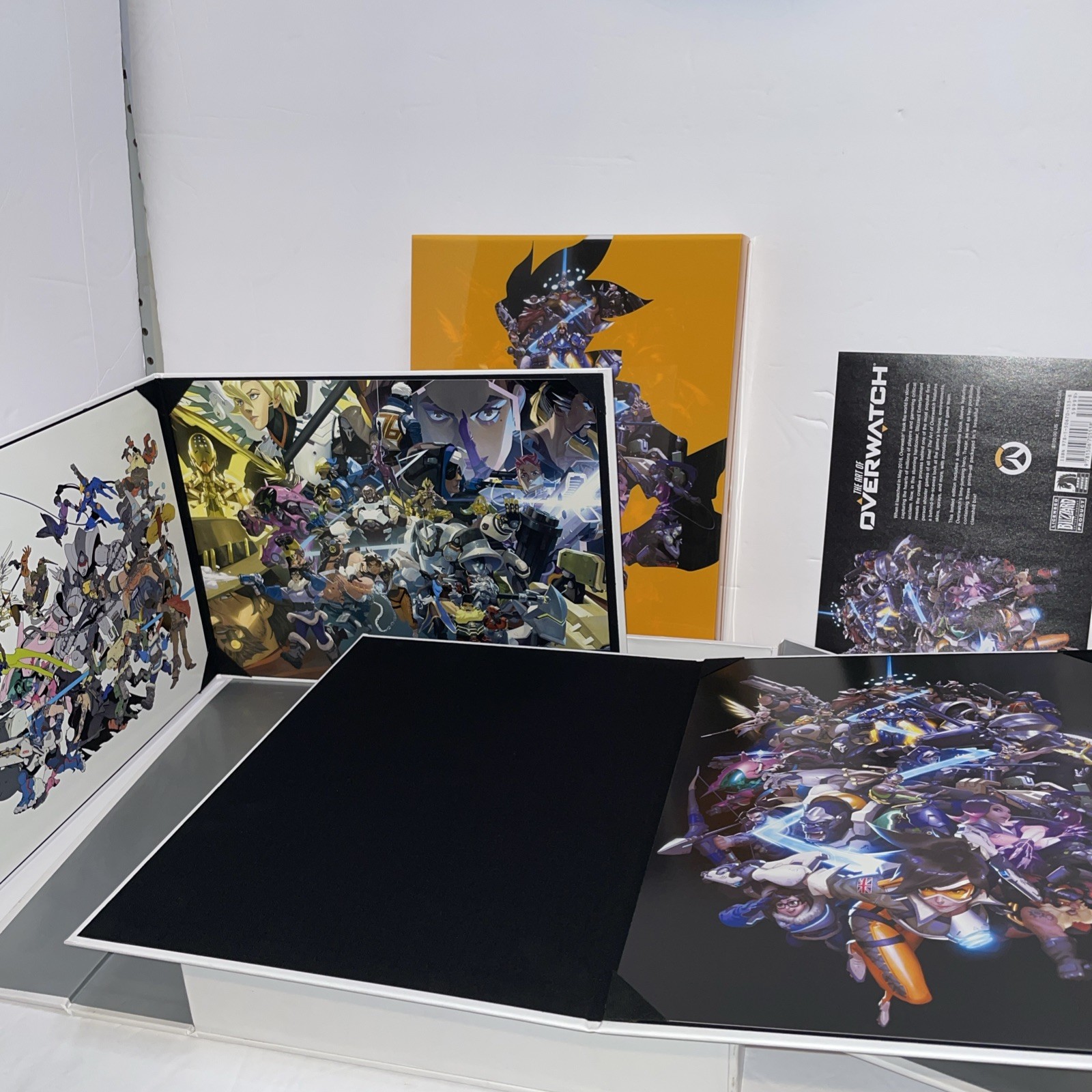 The Art of Overwatch Limited Edition Hardcover Artbook Blizzard Dark Horse G2