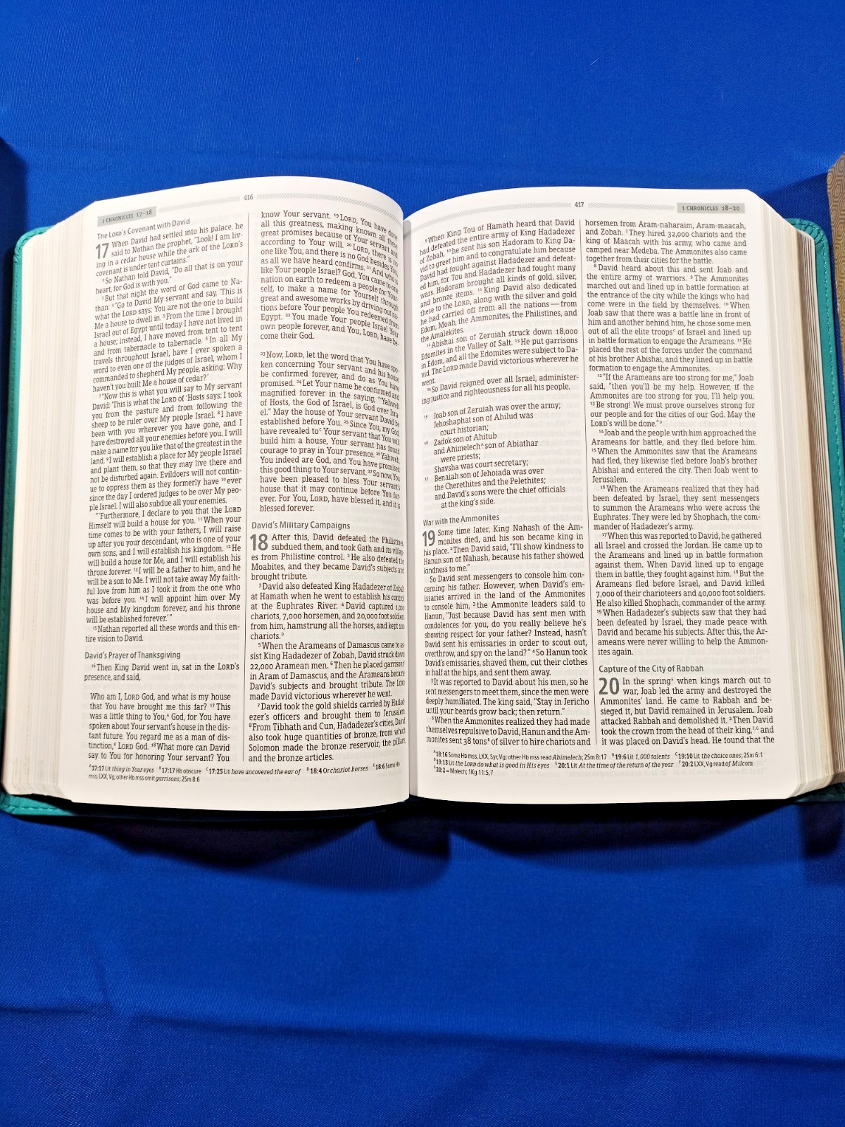 HCSB Essential Teen Study Bible Coral Flower Blue