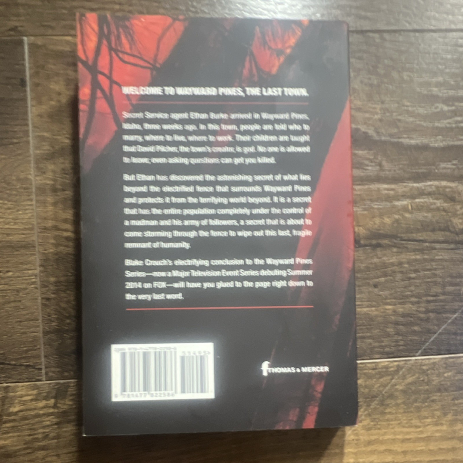 Blake Crouch The Last Town Paperback Wayward Pines Thriller Thomas & Mercer