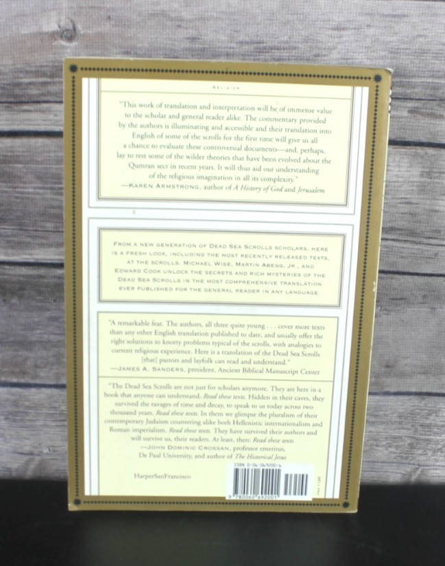 The Dead Sea Scrolls: A New Translation, Paperback Book, Michael Wise